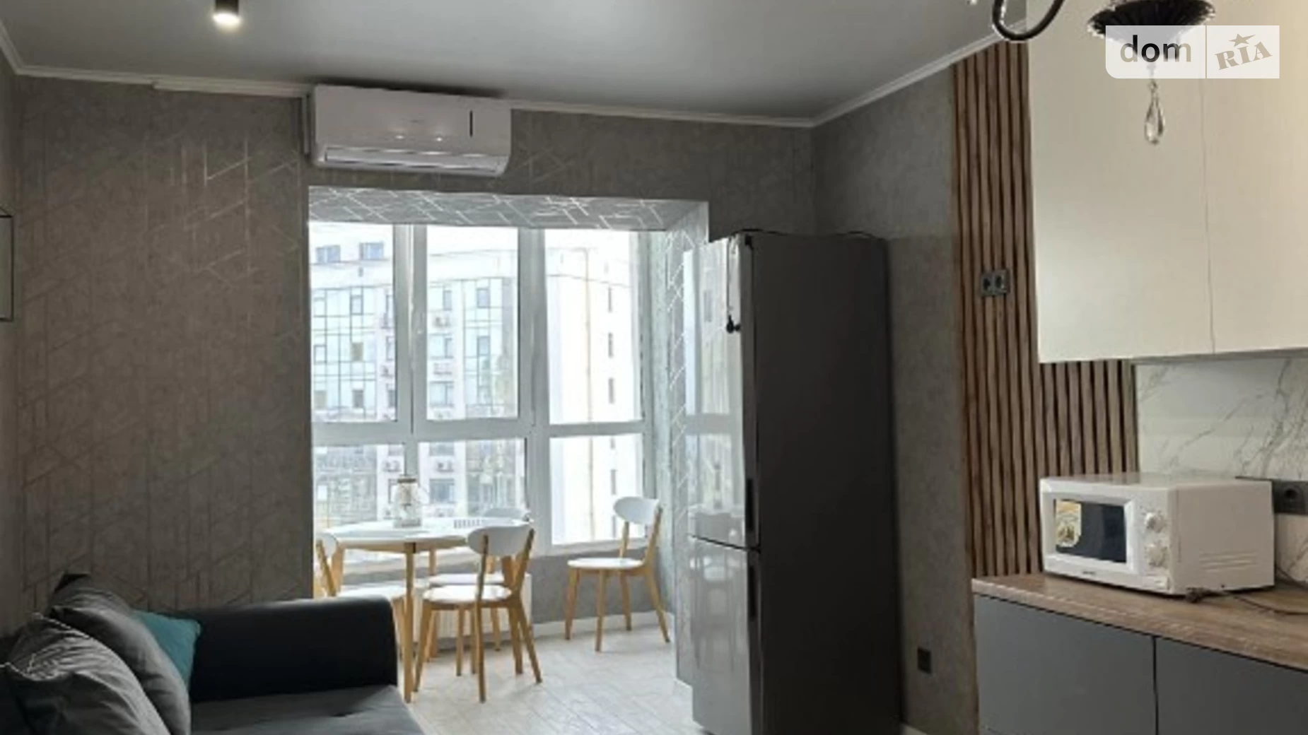 Продается 1-комнатная квартира 50 кв. м в Одессе, ул. Марсельская, 46