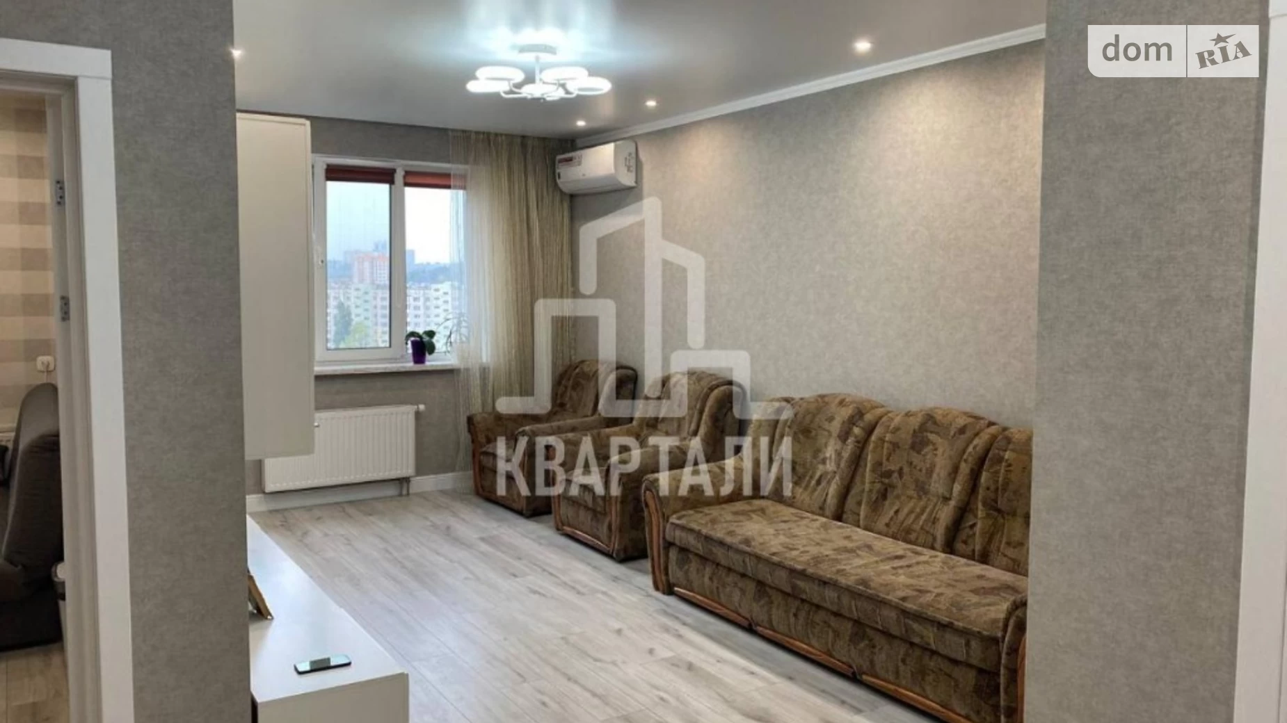 Продается 1-комнатная квартира 42 кв. м в Киеве, ул. Приорская(Полупанова), 16