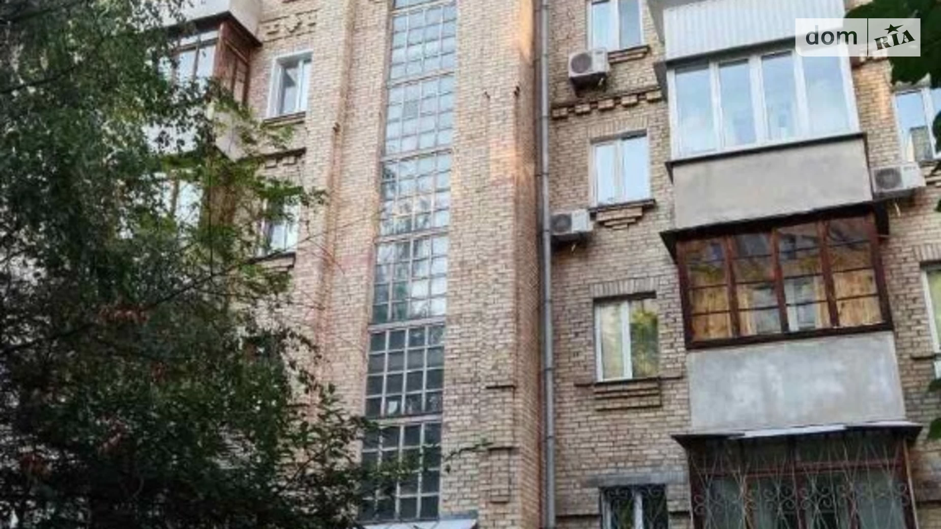 Продается 3-комнатная квартира 95 кв. м в Киеве, ул. Введенская, 5