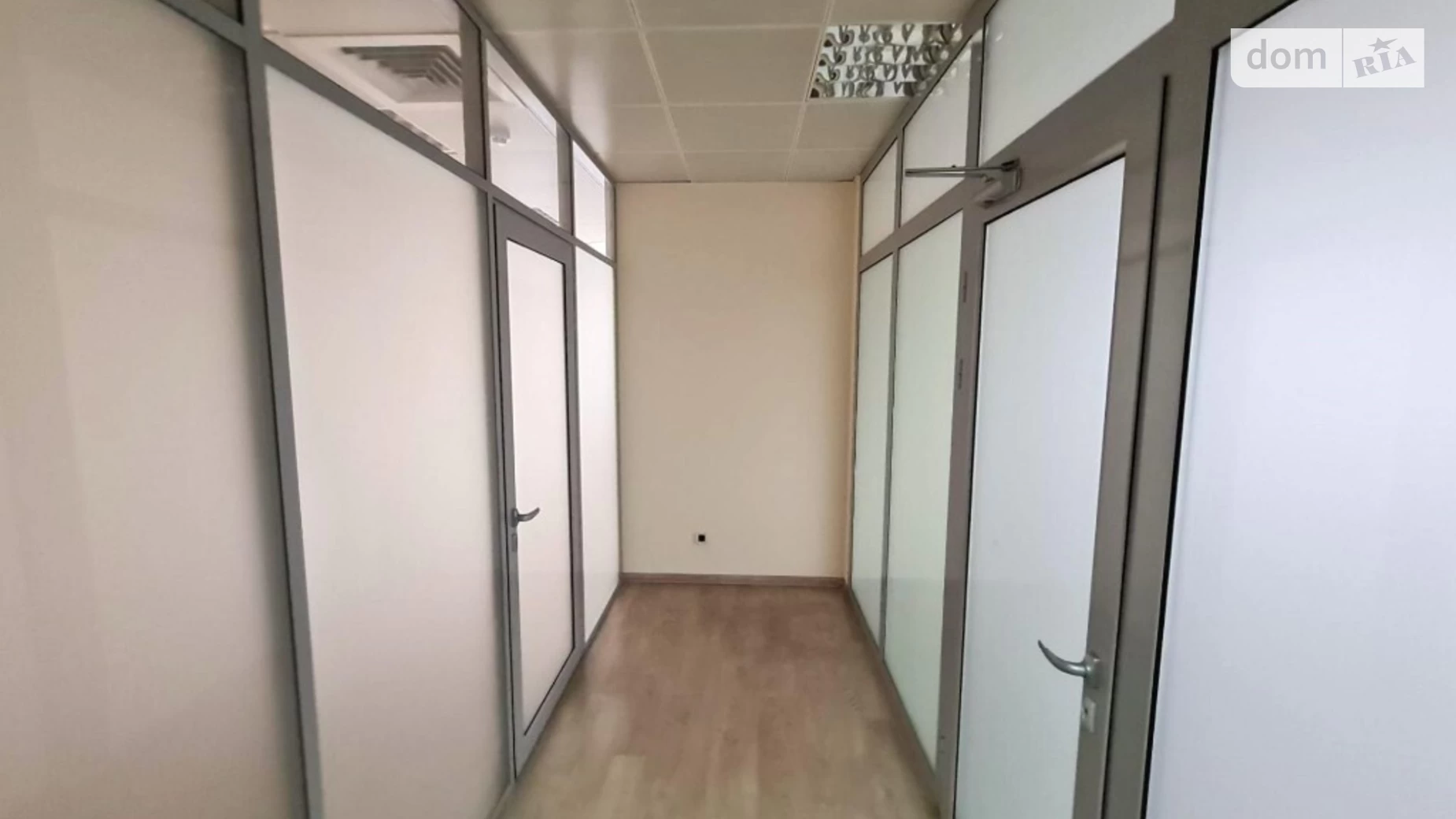 Здається в оренду офіс 146.4 кв. м в бізнес-центрі, цена: 70218 грн - фото 4