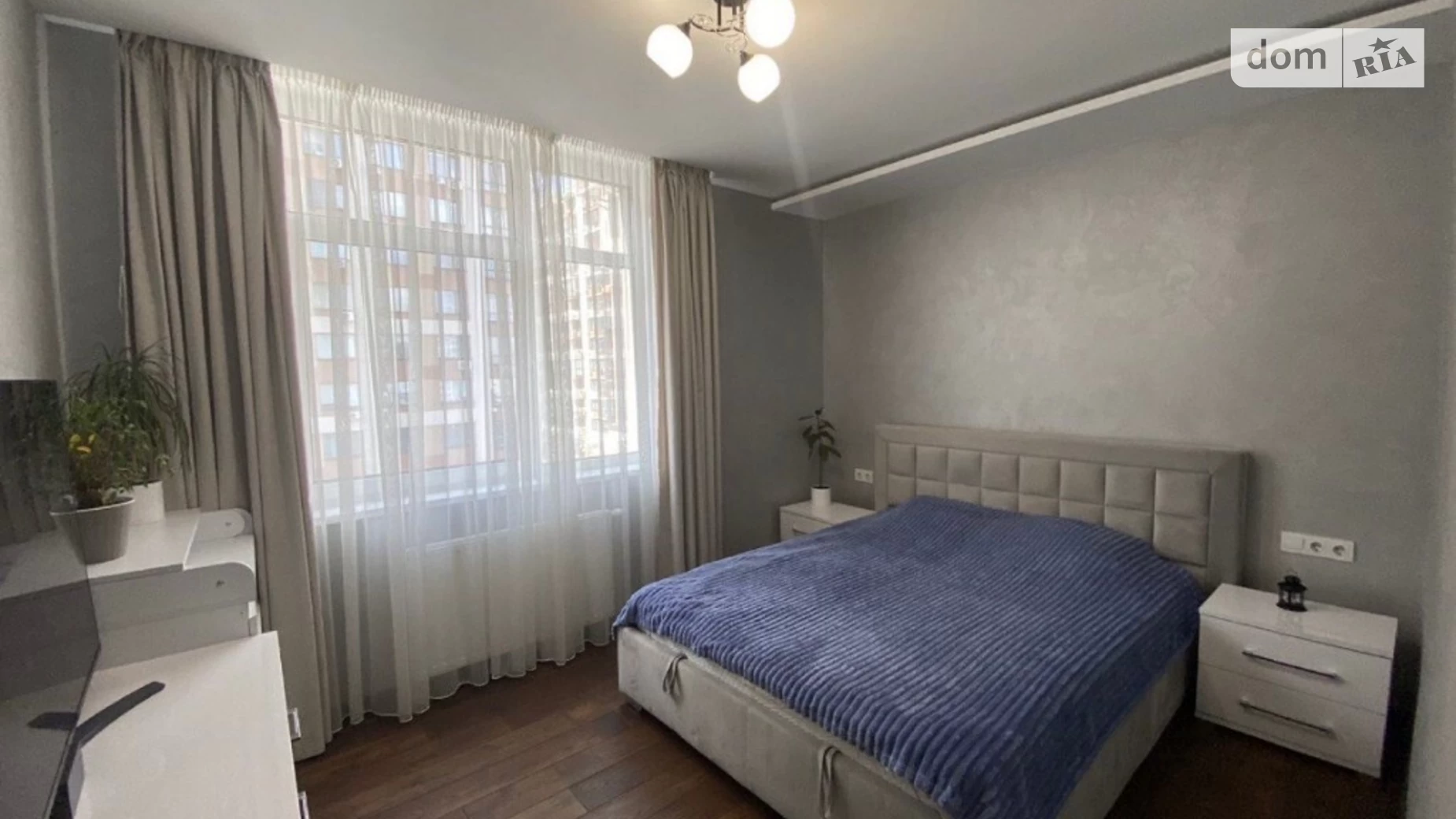 Продается 2-комнатная квартира 58 кв. м в Киеве, просп. Европейского Союза(Правды), 41