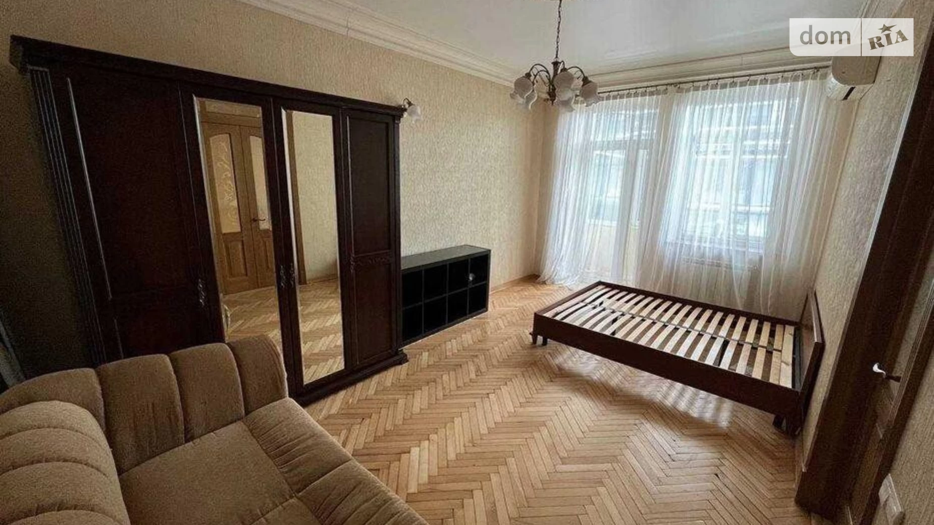 Продается 1-комнатная квартира 38 кв. м в Киеве, ул. Ивана Марьяненко, 7