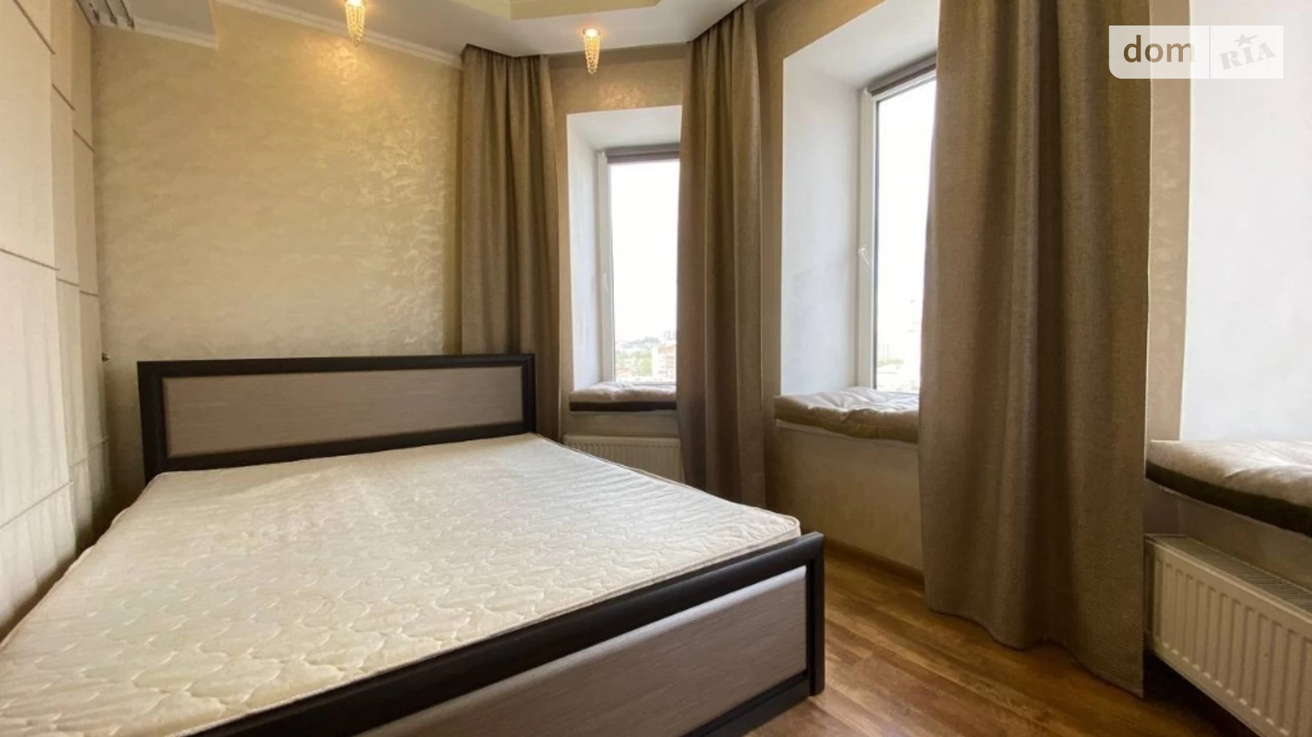 Продается 1-комнатная квартира 50 кв. м в Хмельницком, ул. Заречанская