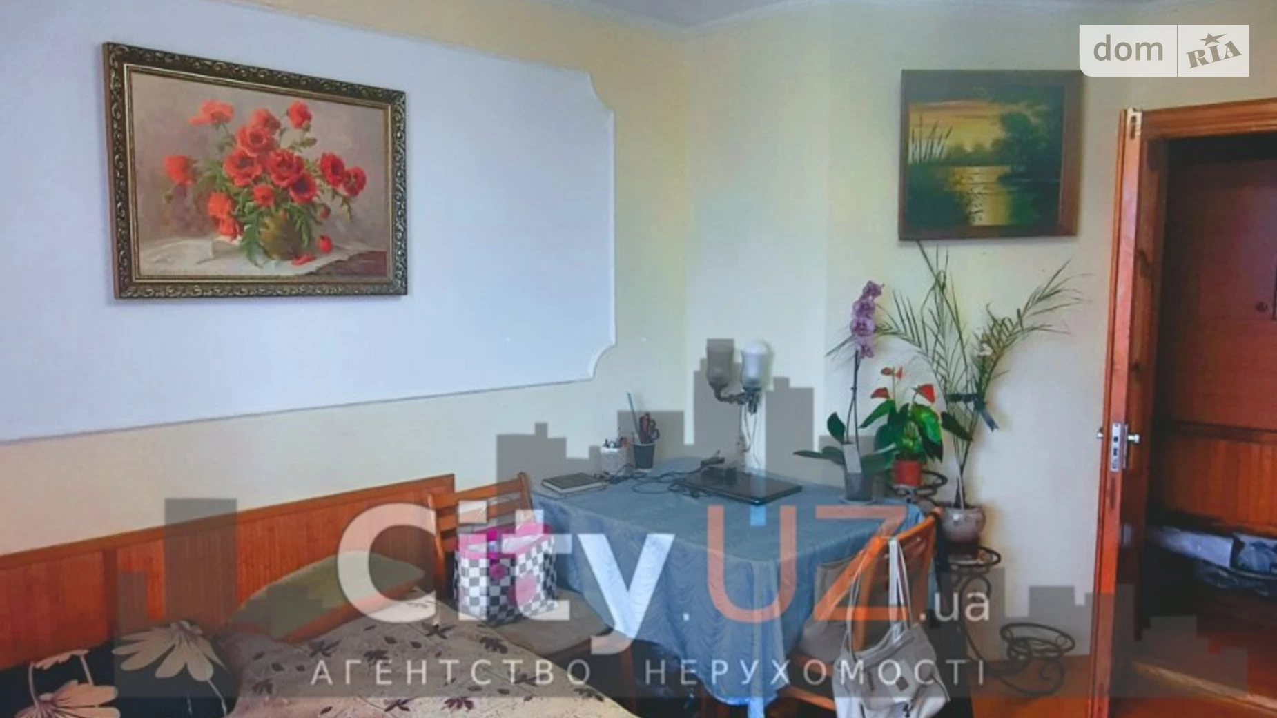 Продается 2-комнатная квартира 53 кв. м в Ужгороде, ул. Василия Комендаря