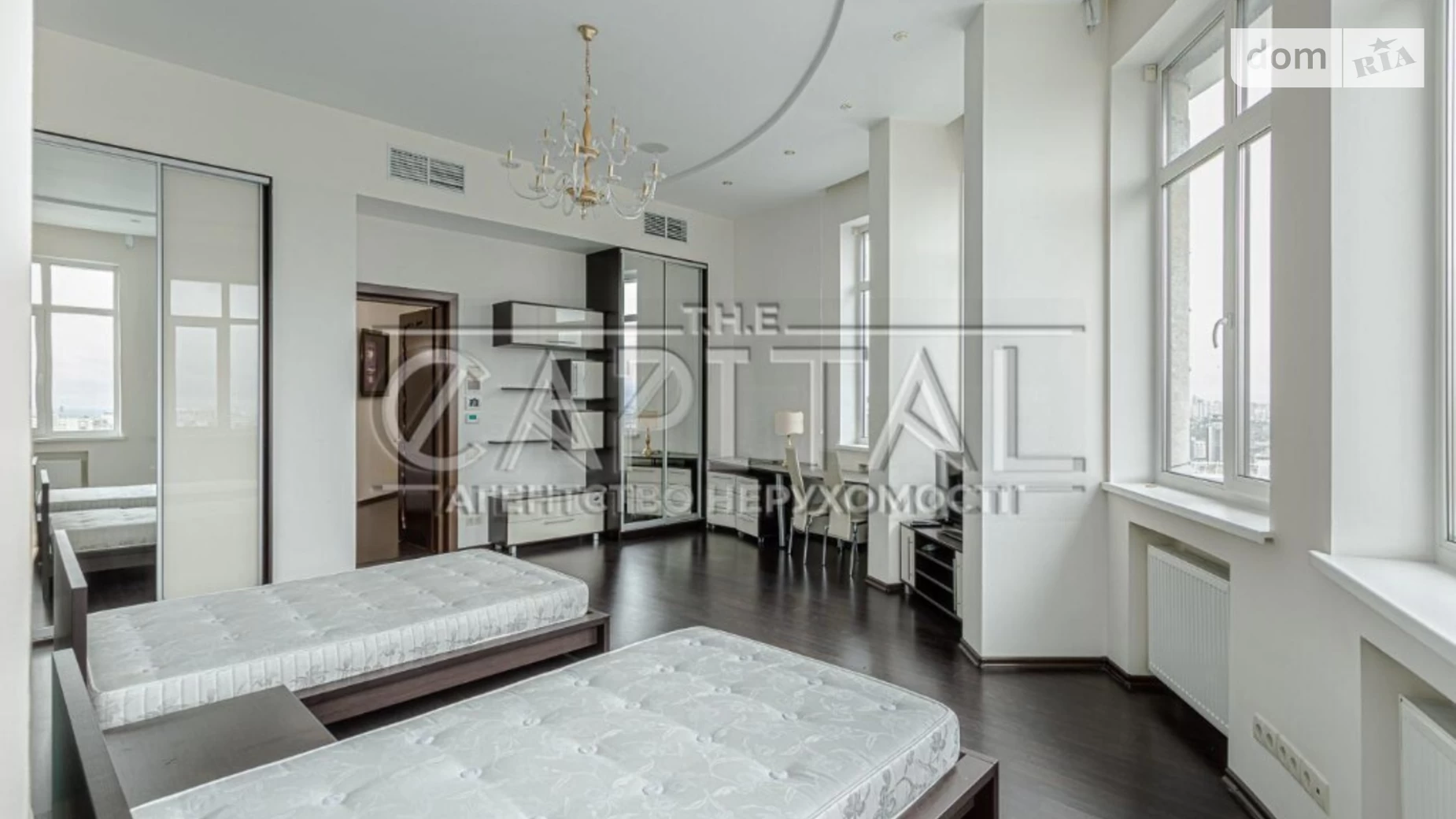 Продается 5-комнатная квартира 419 кв. м в Киеве, бул. Леси Украинки, 7