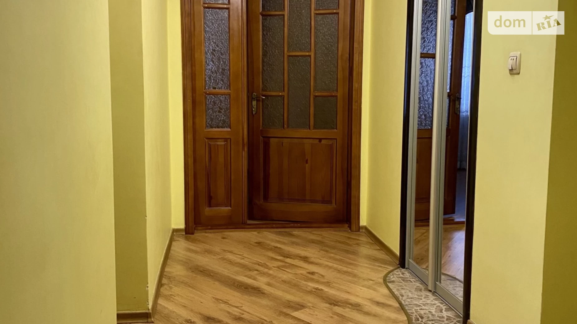 Продается 2-комнатная квартира 60 кв. м в Мукачеве