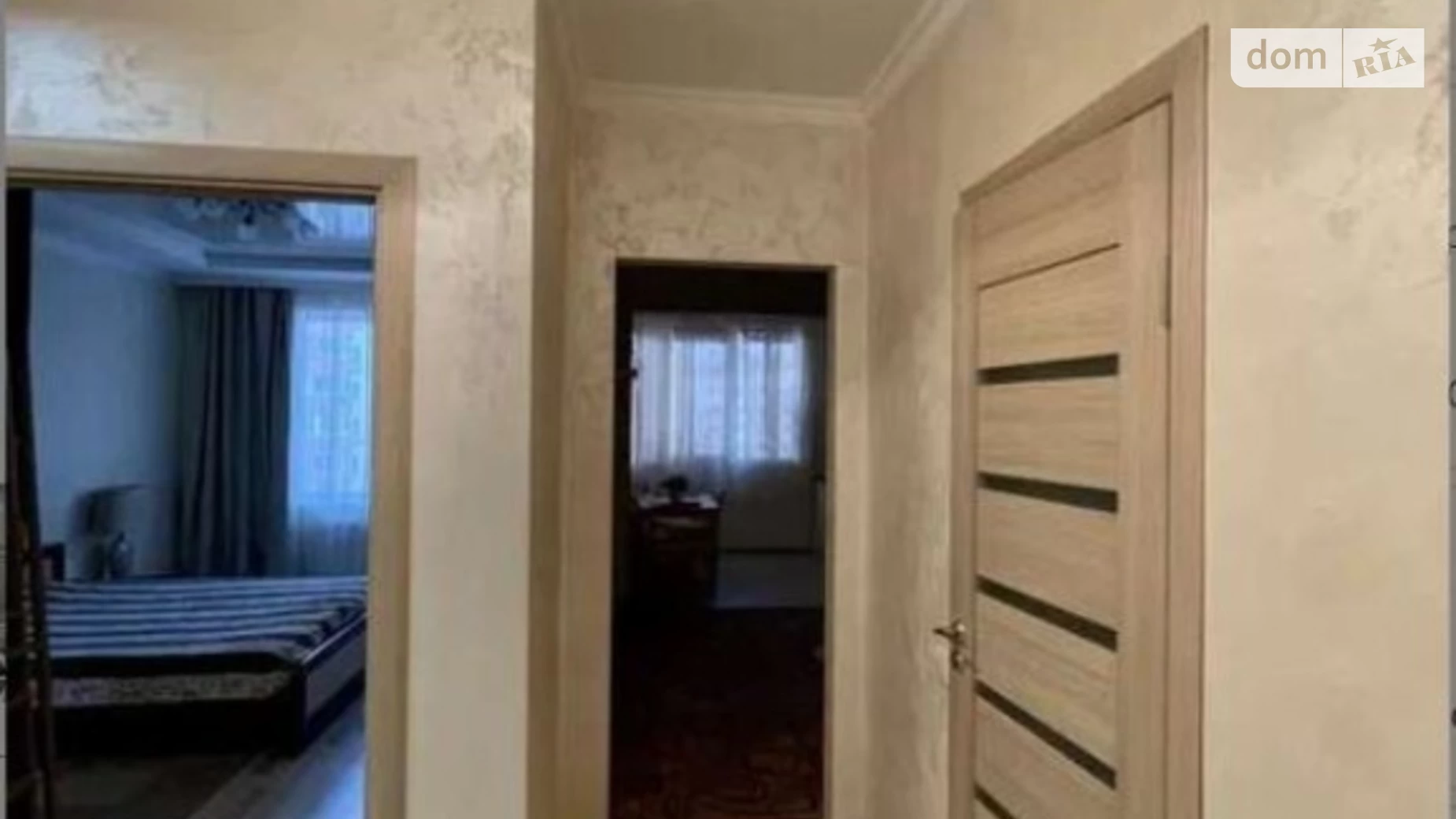 Продается 1-комнатная квартира 42 кв. м в Одессе, мас. Радужный