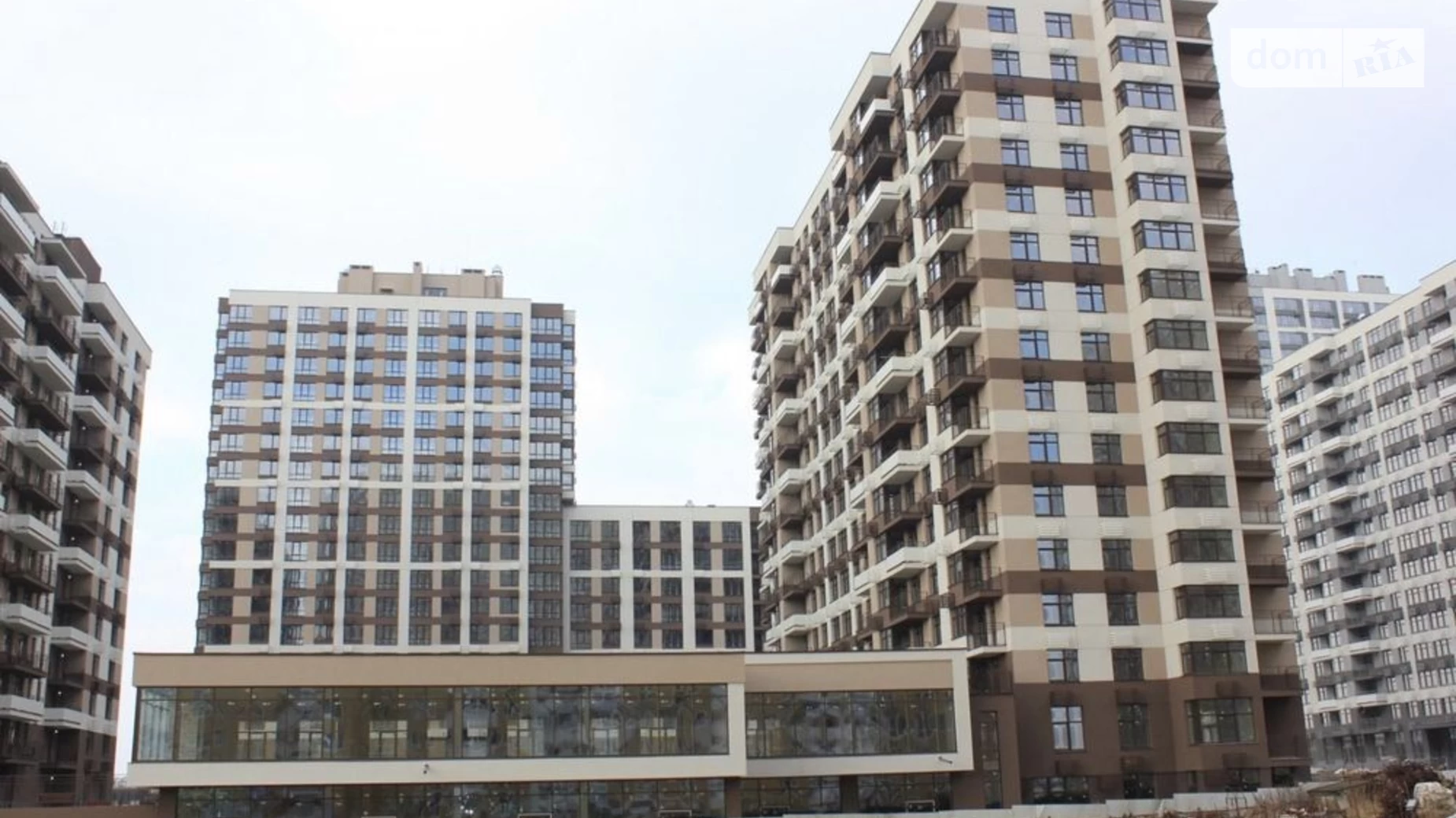 Продается 2-комнатная квартира 69 кв. м в Киеве, просп. Правды