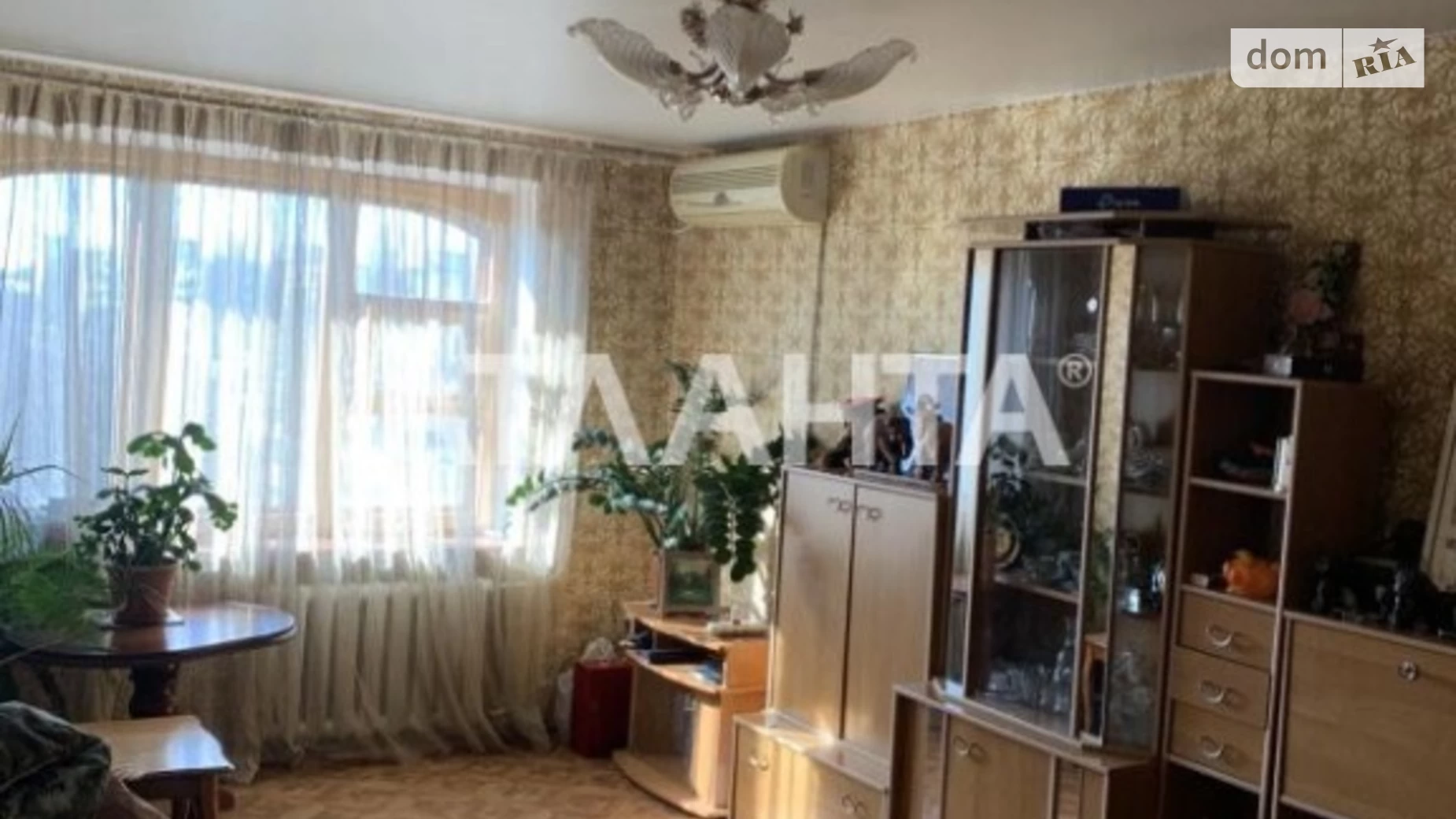 Продається 4-кімнатна квартира 71 кв. м у Одесі, вул. Маршала Малиновського
