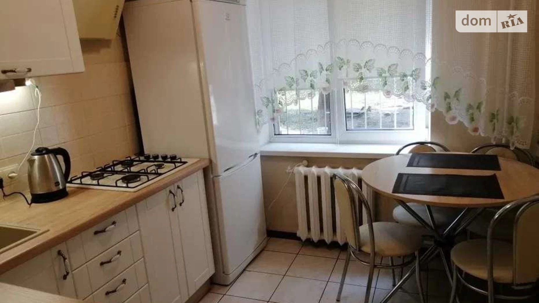 Продается 2-комнатная квартира 38 кв. м в Киеве, ул. Михаила Донца, 3