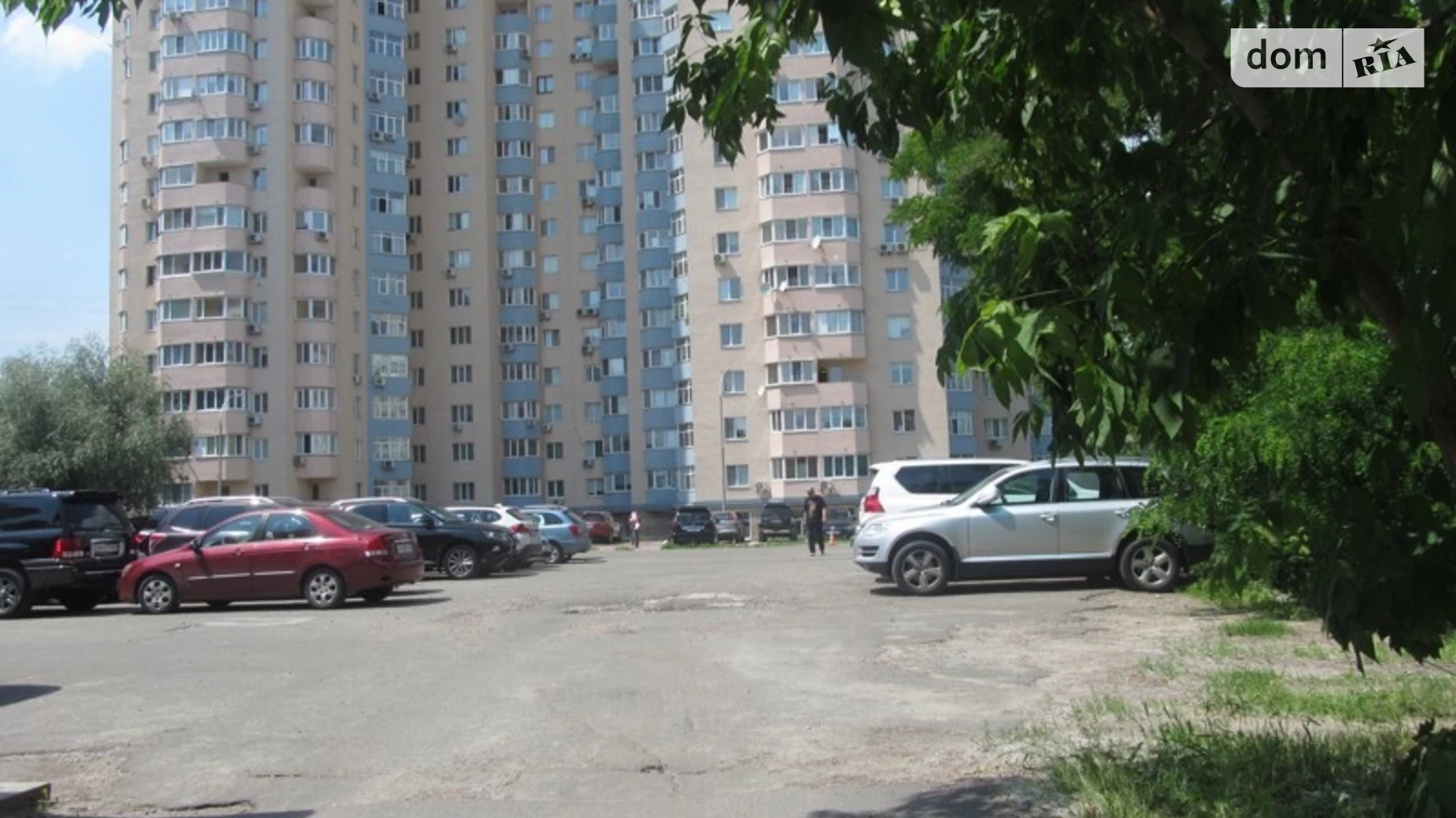 Продается 4-комнатная квартира 104 кв. м в Киеве, ул. Генерала Геннадия Воробьева, 13Е