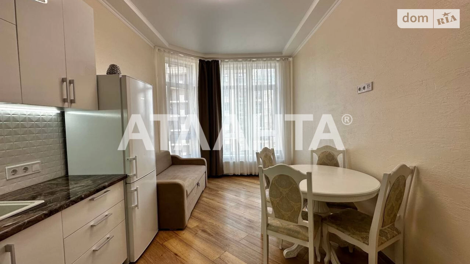 Продается 1-комнатная квартира 47 кв. м в Одессе, пер. Курортный, 1