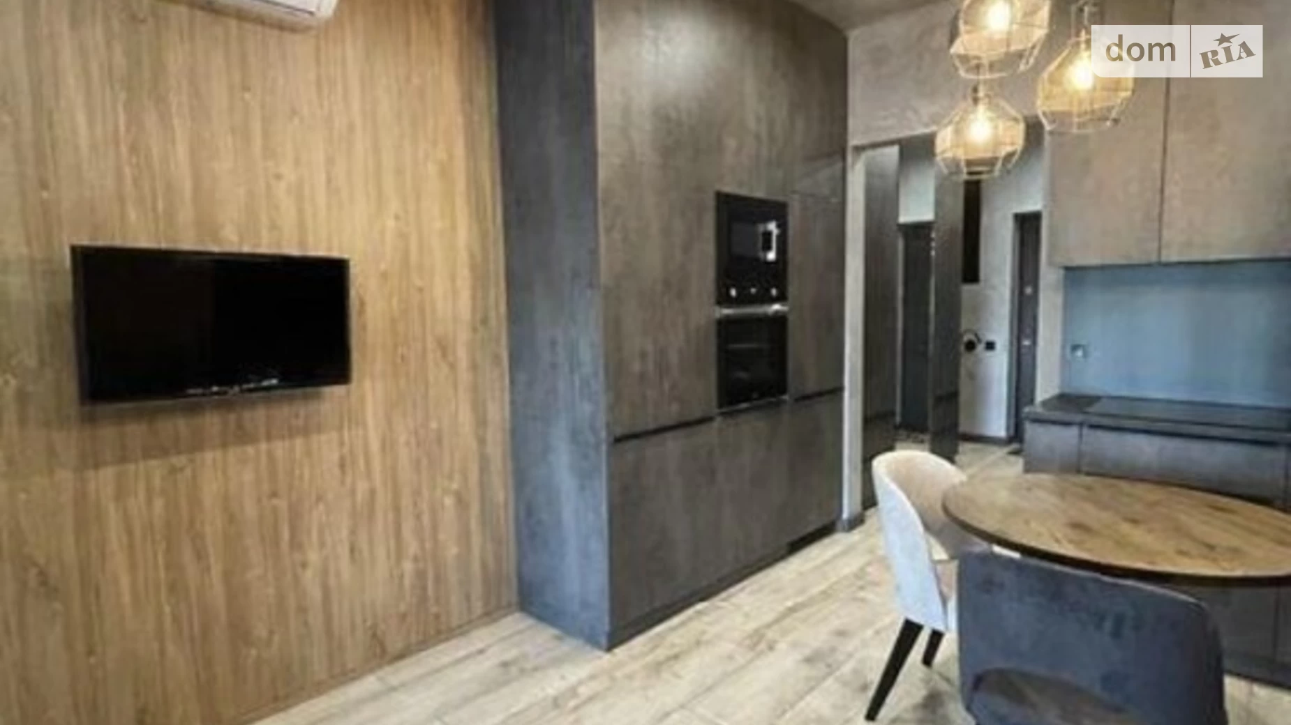 Продается 1-комнатная квартира 41 кв. м в Киеве, ул. Михаила Максимовича, 28