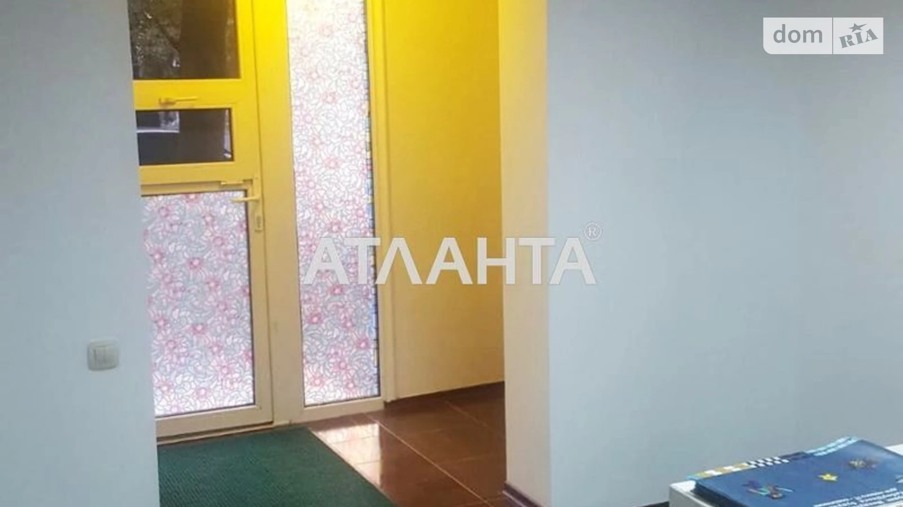 Продается 8-комнатная квартира 70 кв. м в Одессе