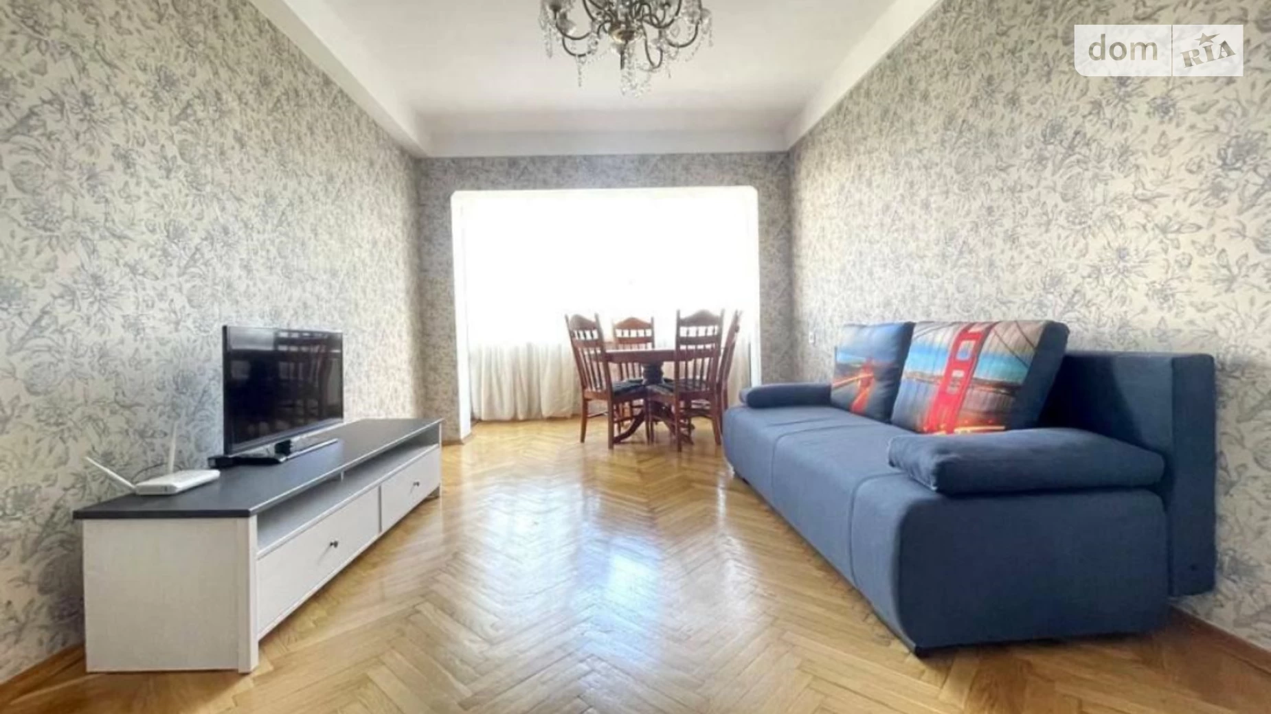 Продается 2-комнатная квартира 56 кв. м в Киеве, ул. Романа Ратушного(Волгоградская), 31