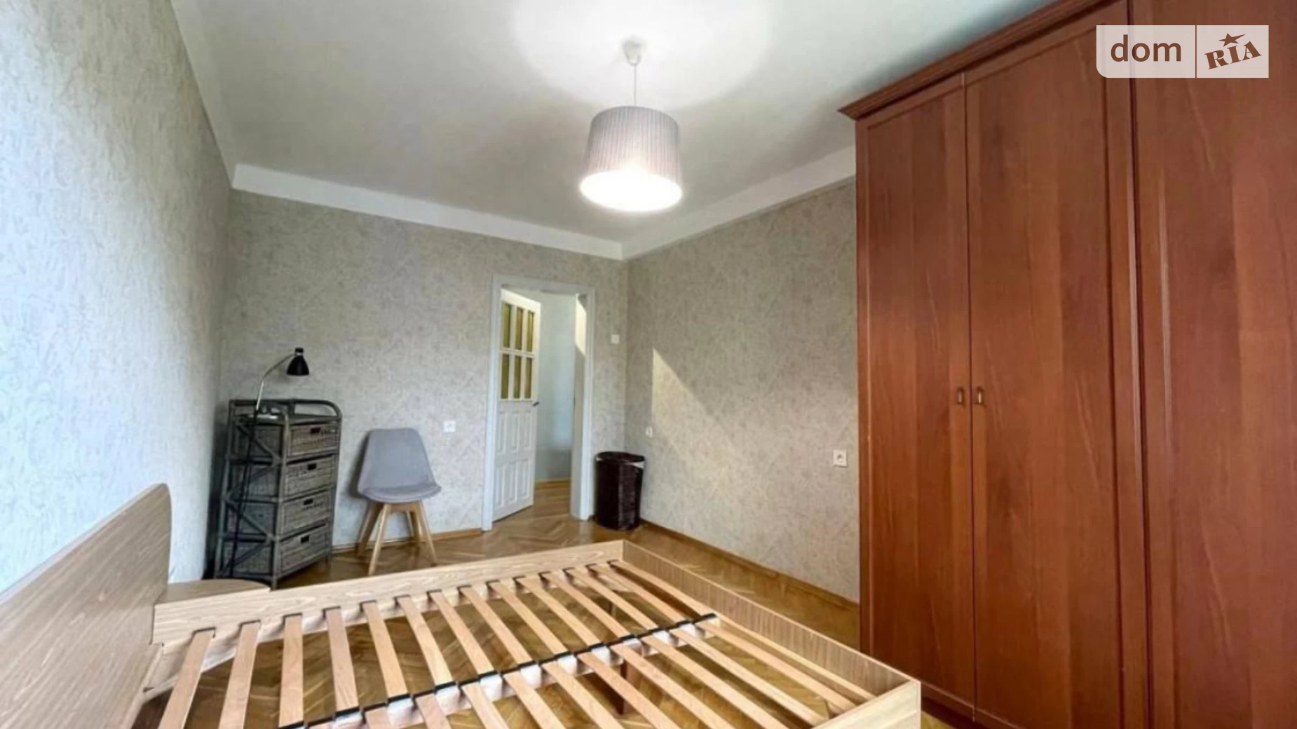 Продается 2-комнатная квартира 56 кв. м в Киеве, ул. Романа Ратушного(Волгоградская), 31