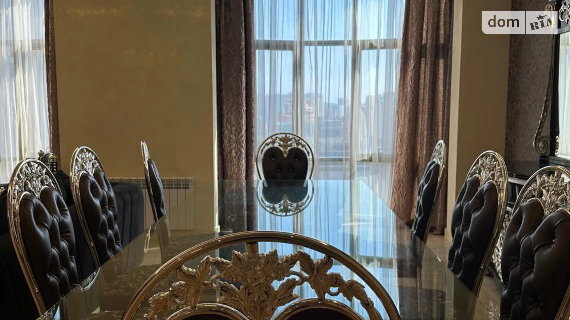 Продается 3-комнатная квартира 167 кв. м в Одессе, ул. Генуэзская