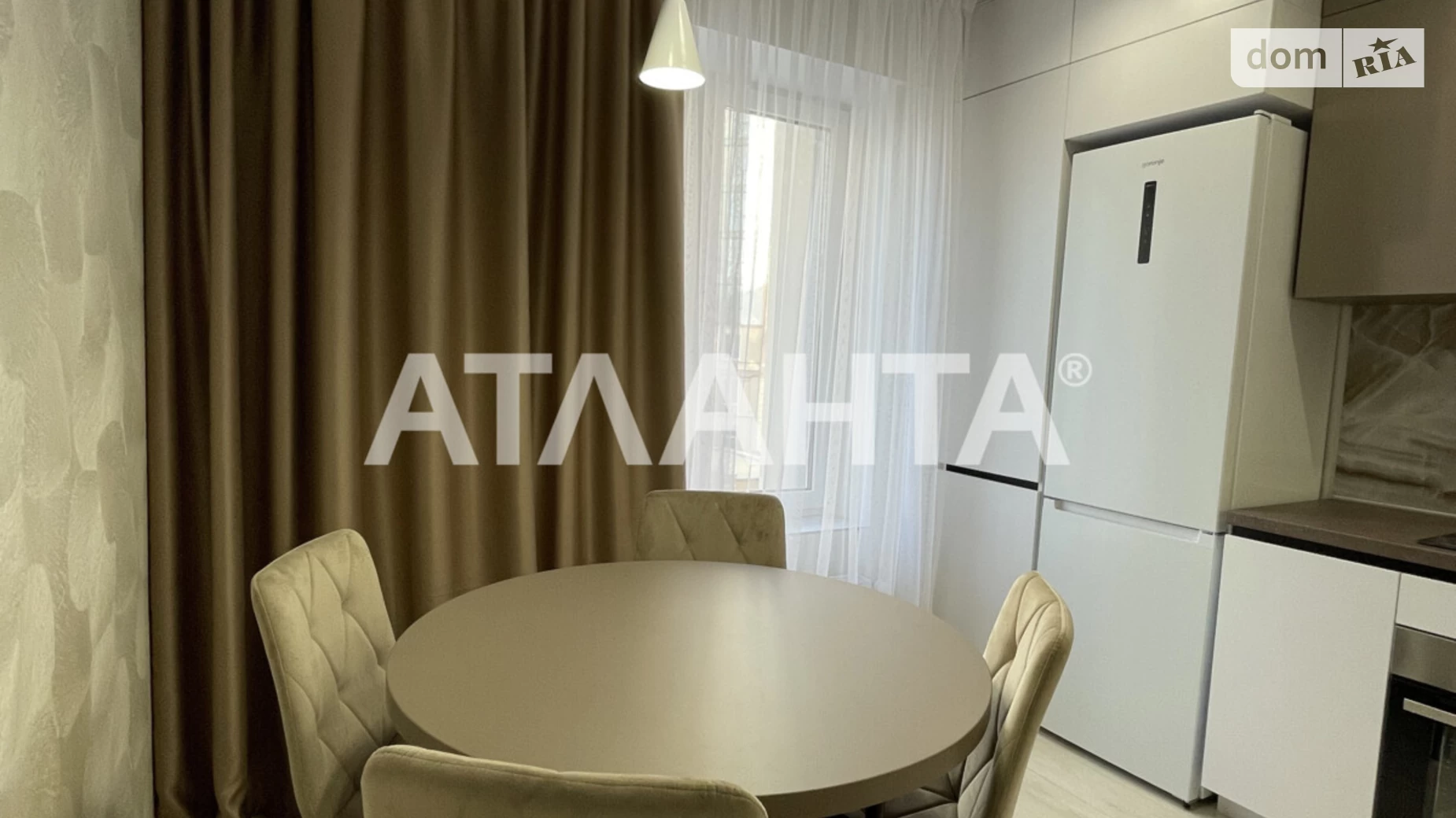 Продается 1-комнатная квартира 35 кв. м в Одессе, ул. Академика Королева, 1Б