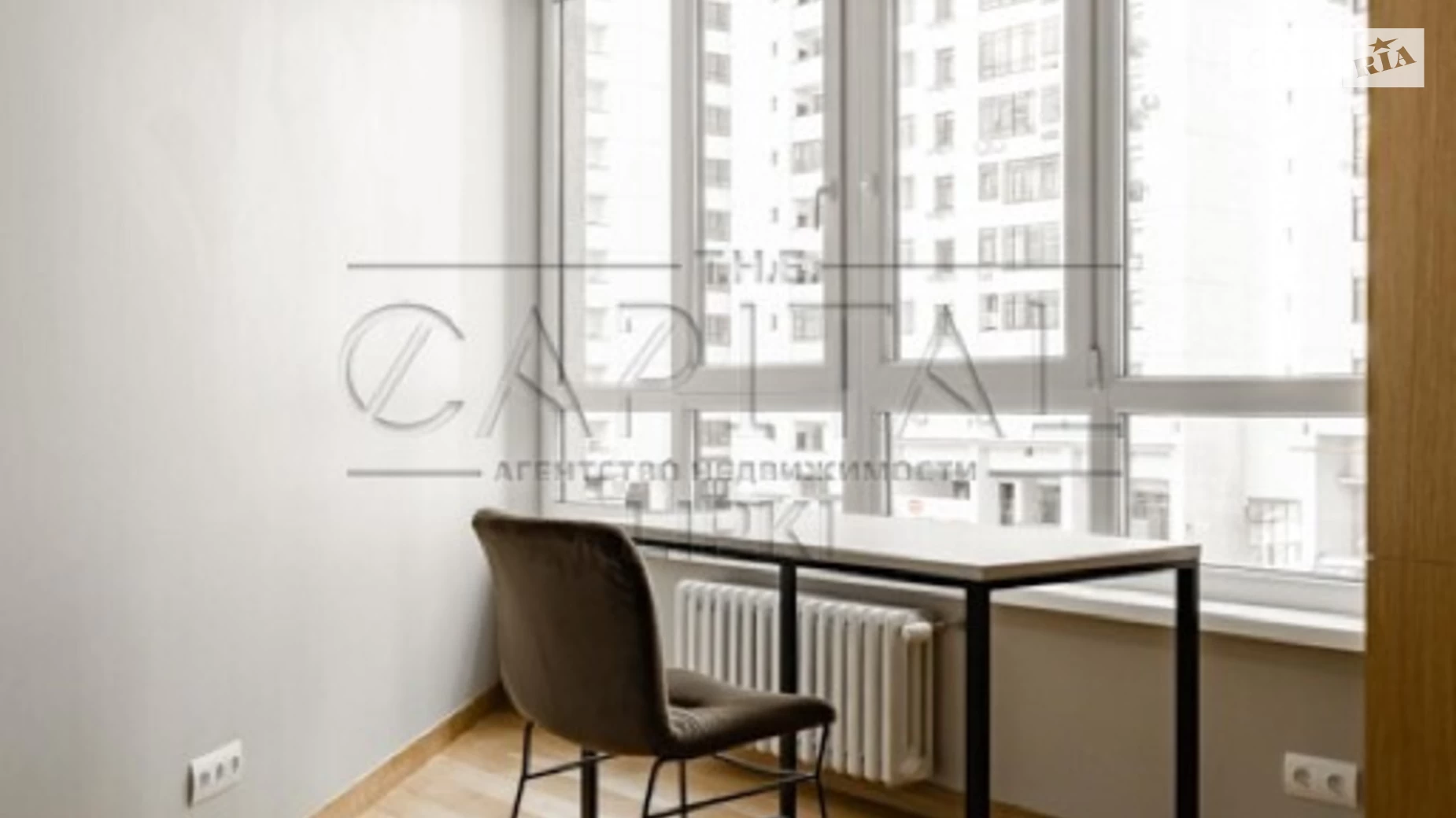 Продается 1-комнатная квартира 102 кв. м в Киеве, ул. Коновальца Евгения, 44А