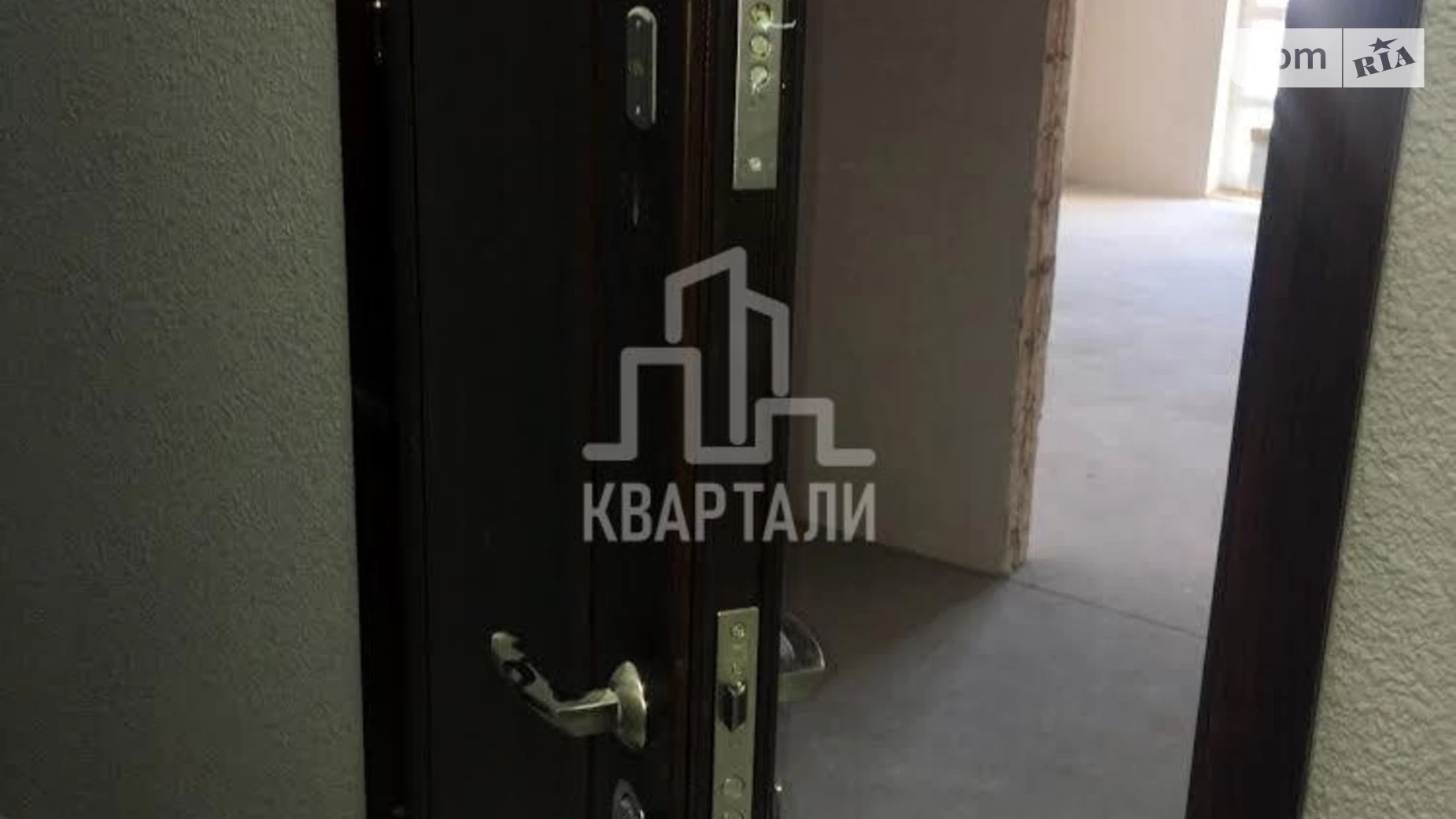 Продається 2-кімнатна квартира 71 кв. м у Києві, вул. Глибочицька, 13