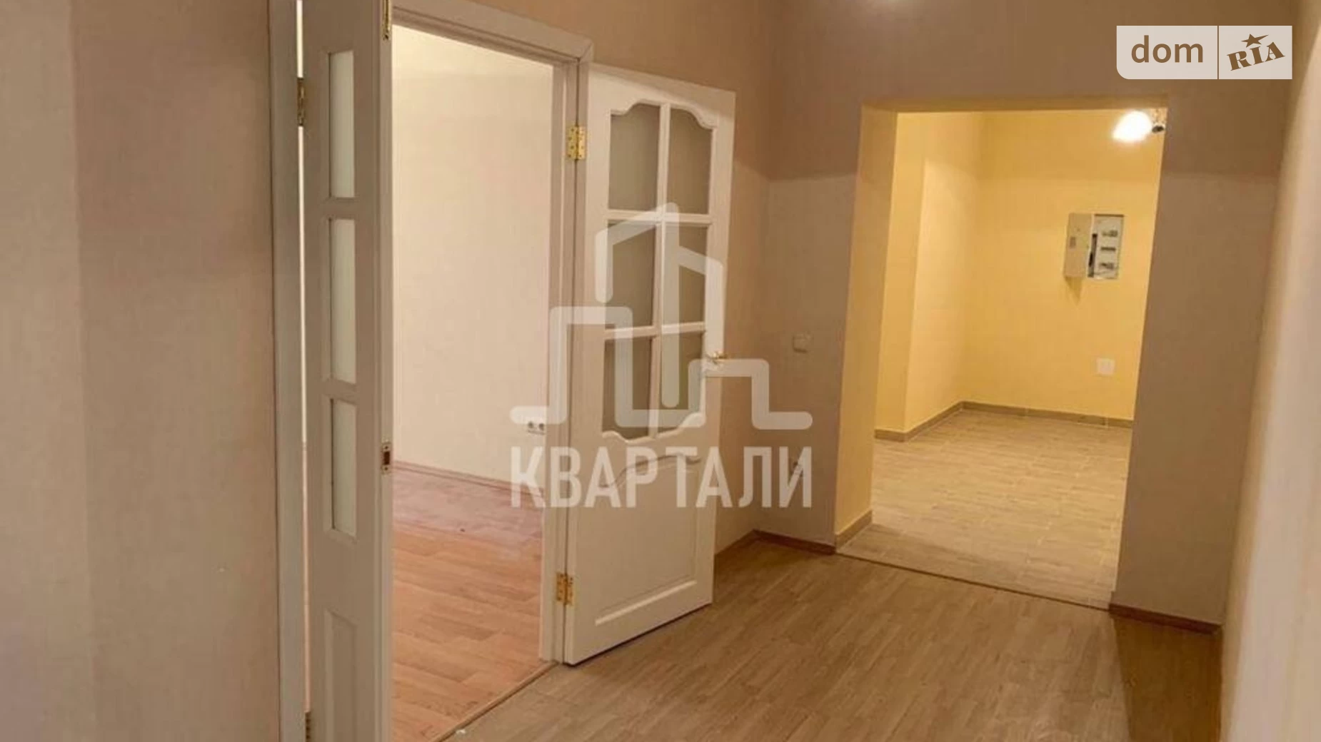 Продається 3-кімнатна квартира 95 кв. м у Києві, вул. Волинська, 10