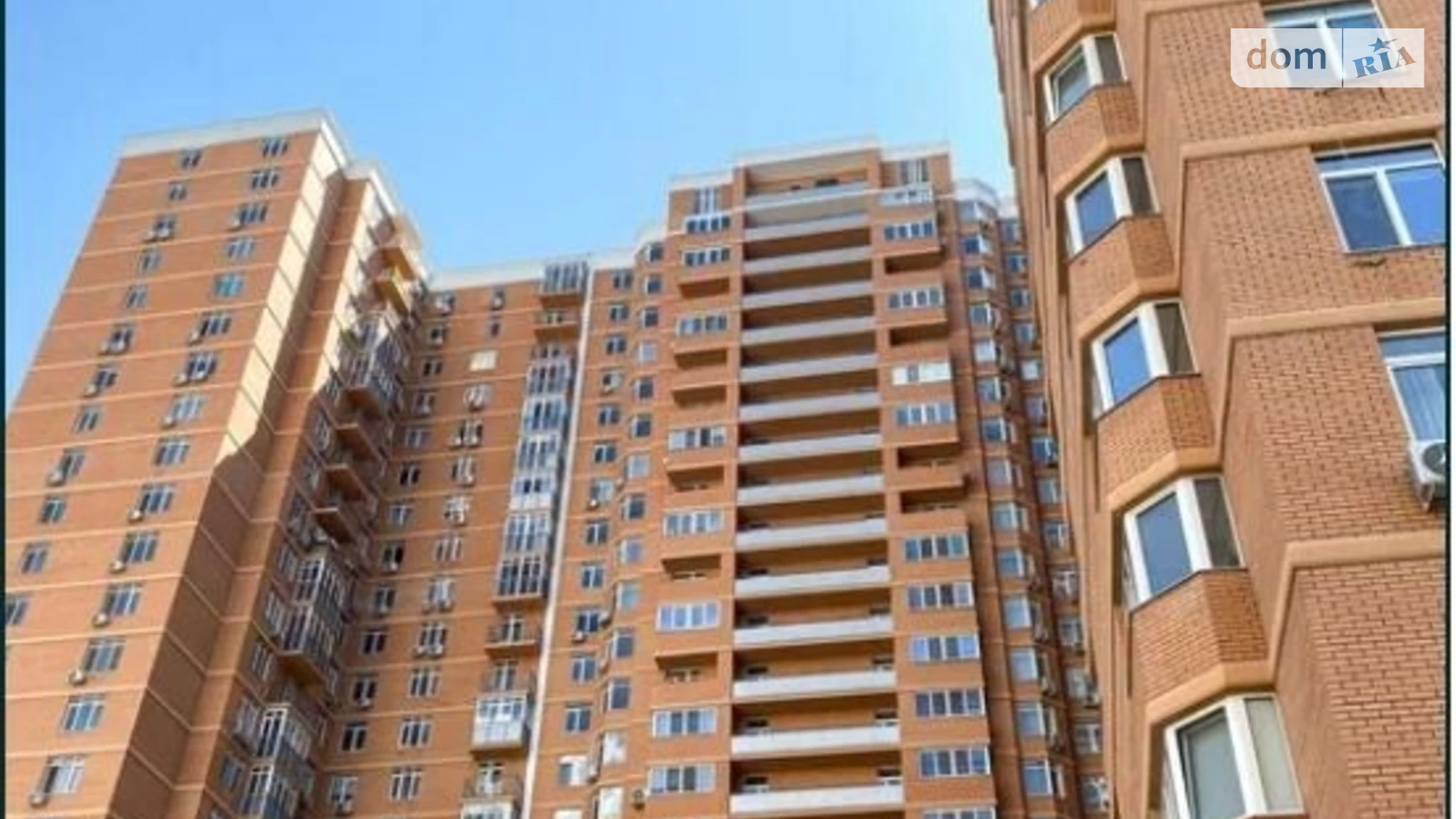 Продається 2-кімнатна квартира 62 кв. м у Одесі, вул. Жаботинського, 56