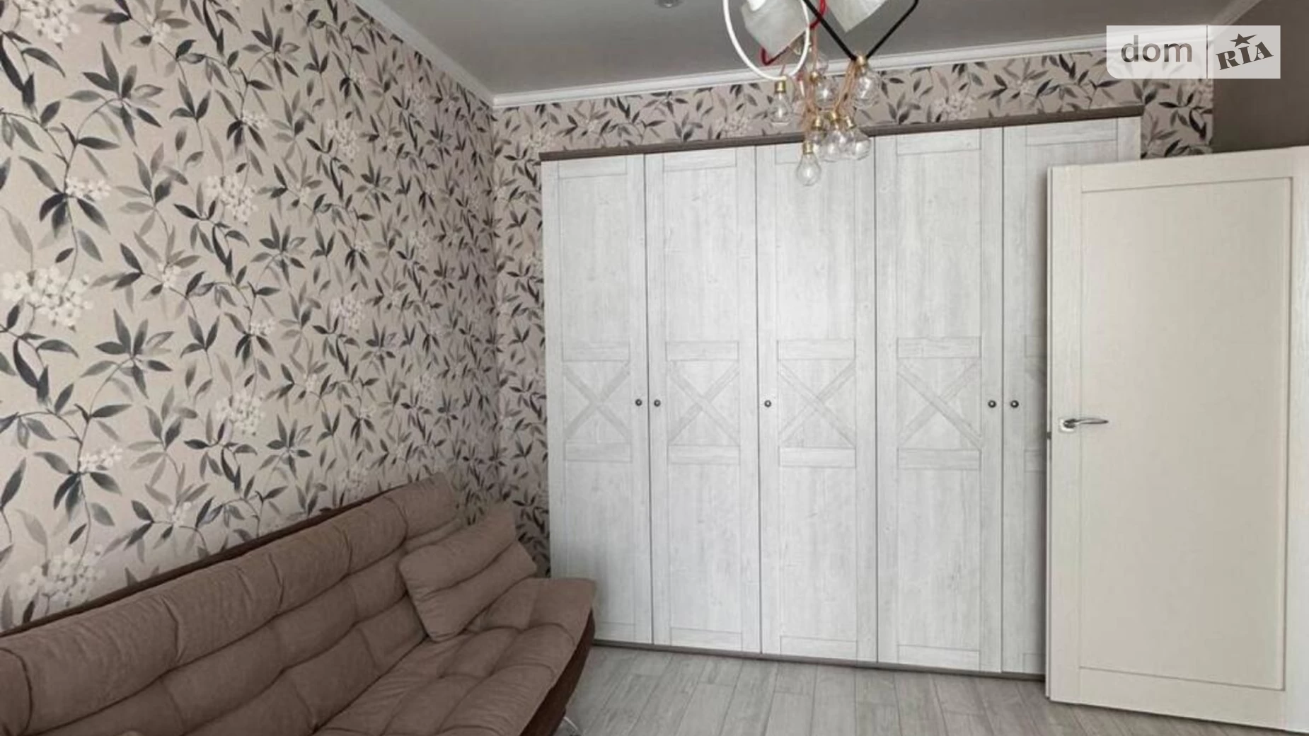 Продается 1-комнатная квартира 39 кв. м в Одессе, ул. Каманина, 16А/2