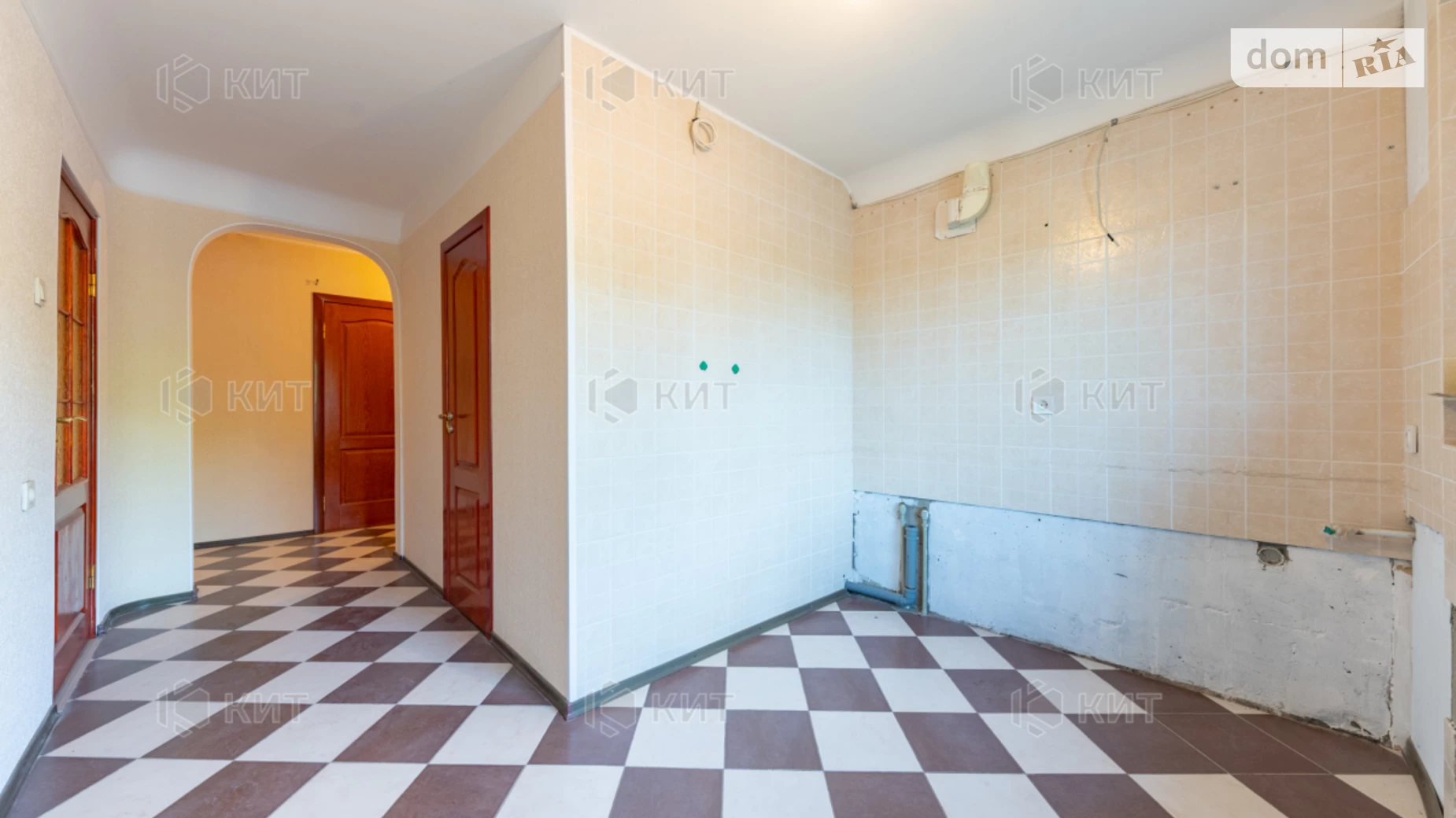 Продается 2-комнатная квартира 59 кв. м в Харькове, ул. Луганская, 36