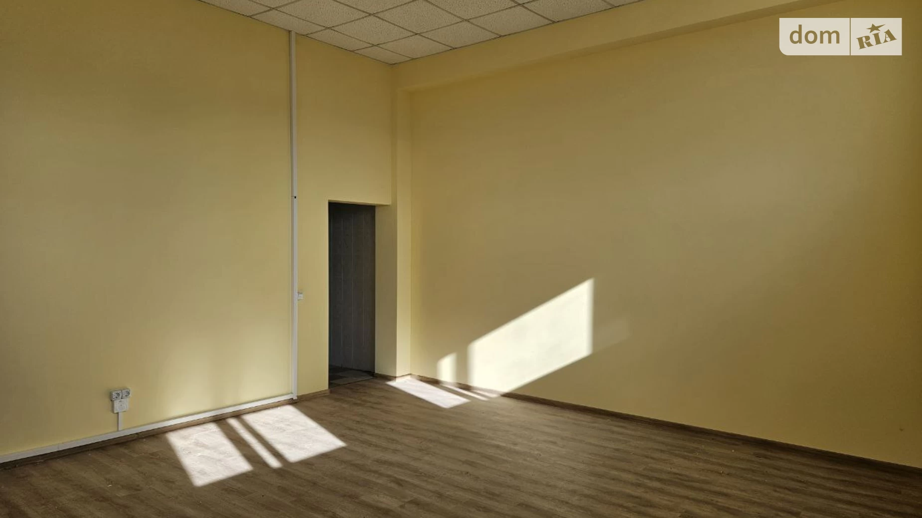 Сдается в аренду офис 62 кв. м в бизнес-центре, цена: 15500 грн - фото 2