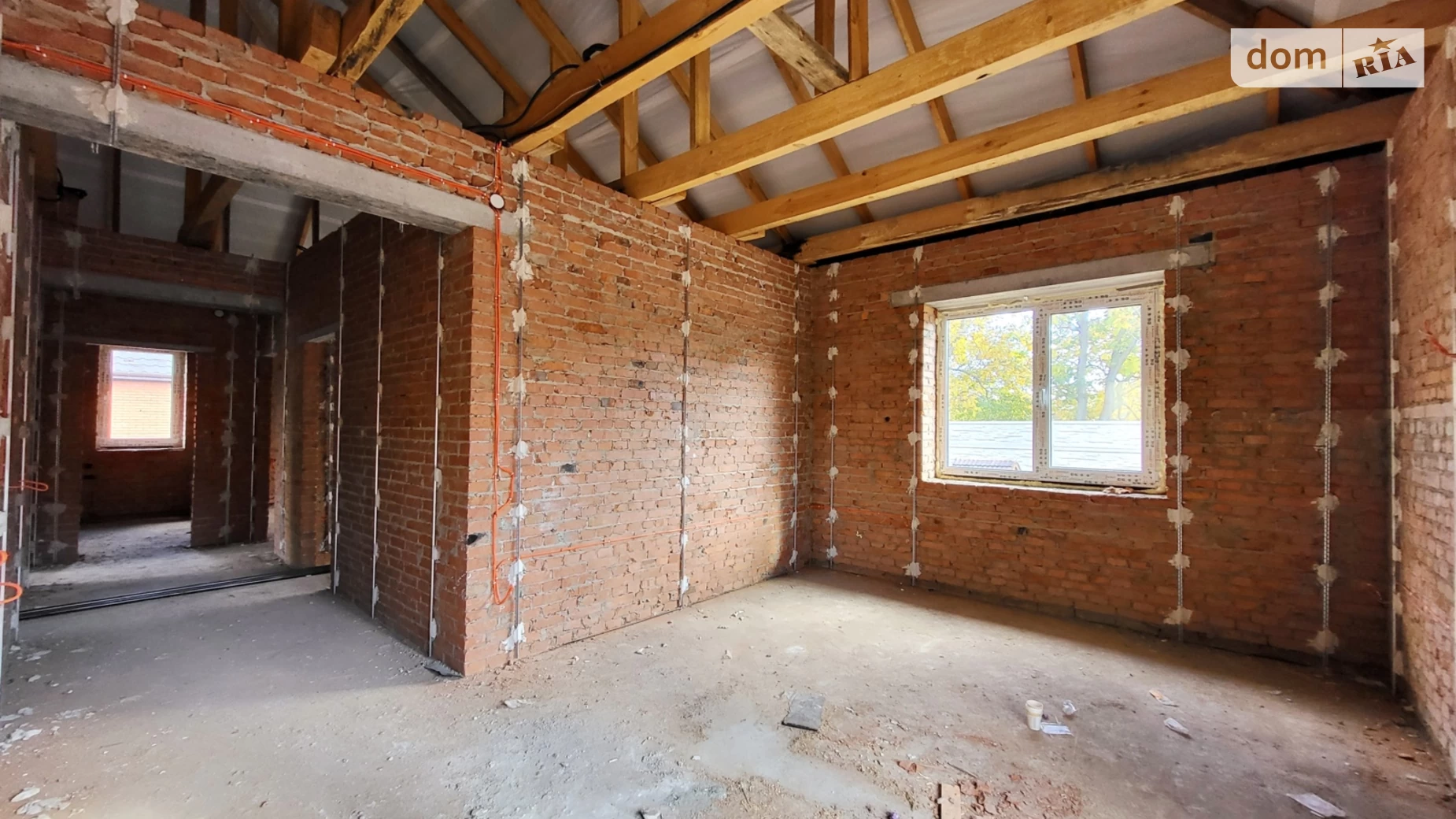 Продается одноэтажный дом 110 кв. м с камином, цена: 70000 $ - фото 2