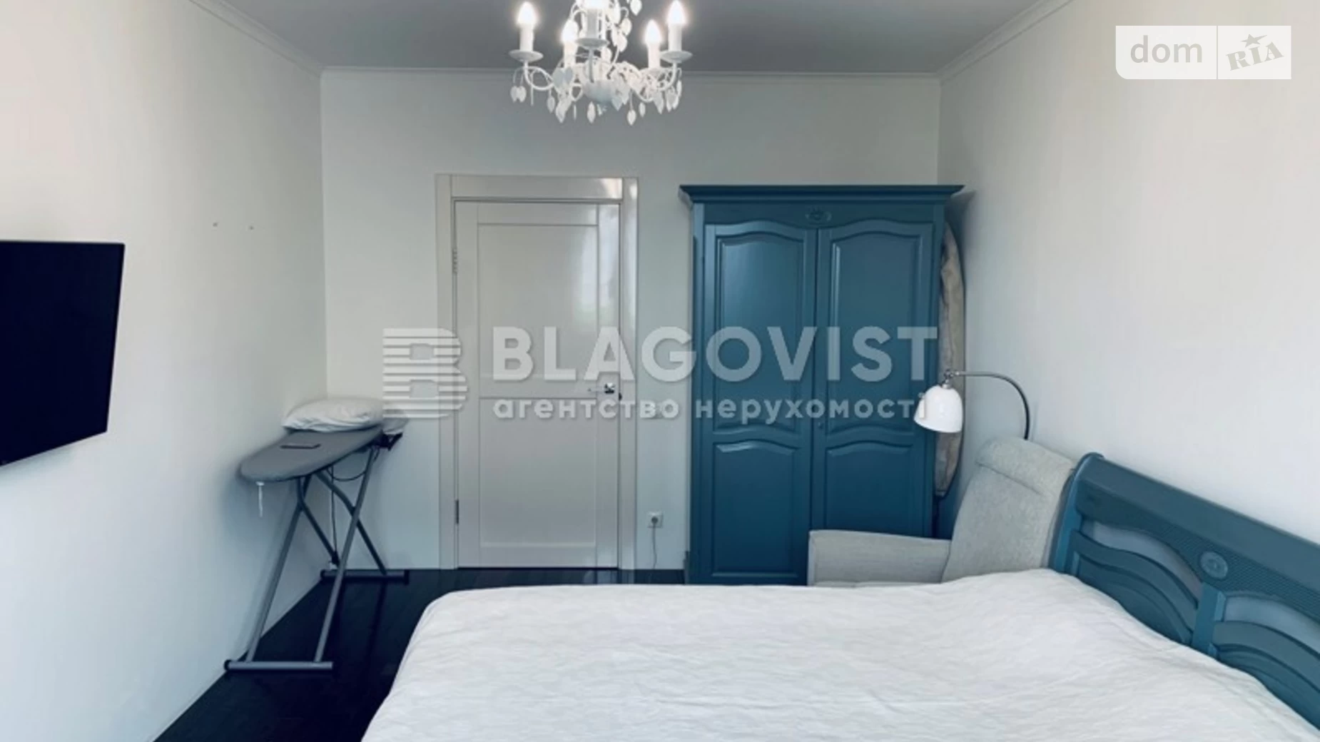 Продается 2-комнатная квартира 56 кв. м в Киеве, ул. Патриарха Мстислава Скрипника(Николая Островского), 40