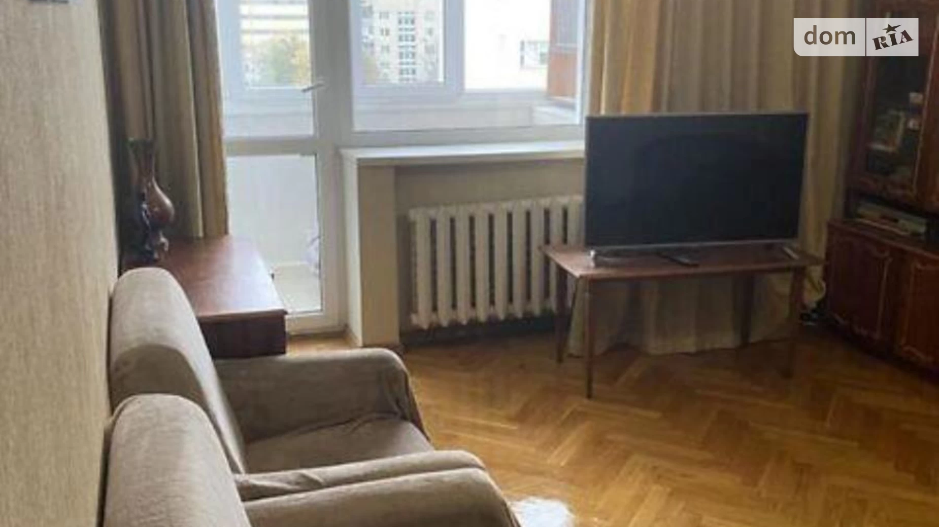 Продается 1-комнатная квартира 44 кв. м в Киеве, ул. Предславинская, 38