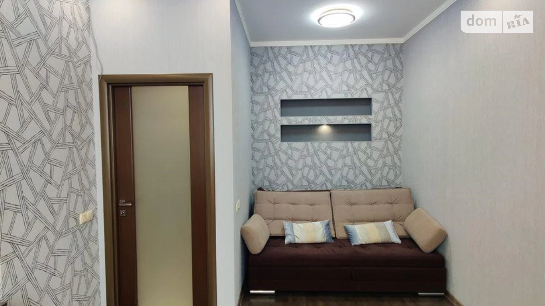 Продается 1-комнатная квартира 47 кв. м в Киеве, ул. Гната Хоткевича, 8
