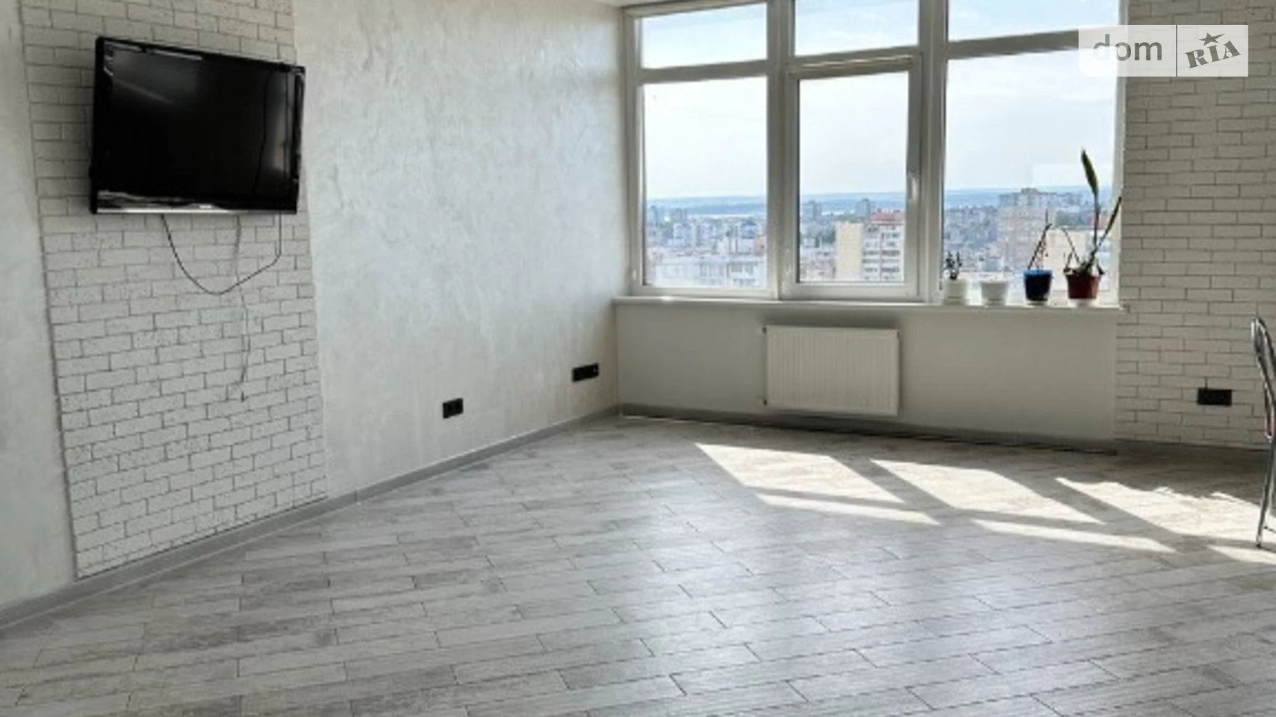 Продается 1-комнатная квартира 41 кв. м в Одессе, ул. Академика Сахарова, 3Б