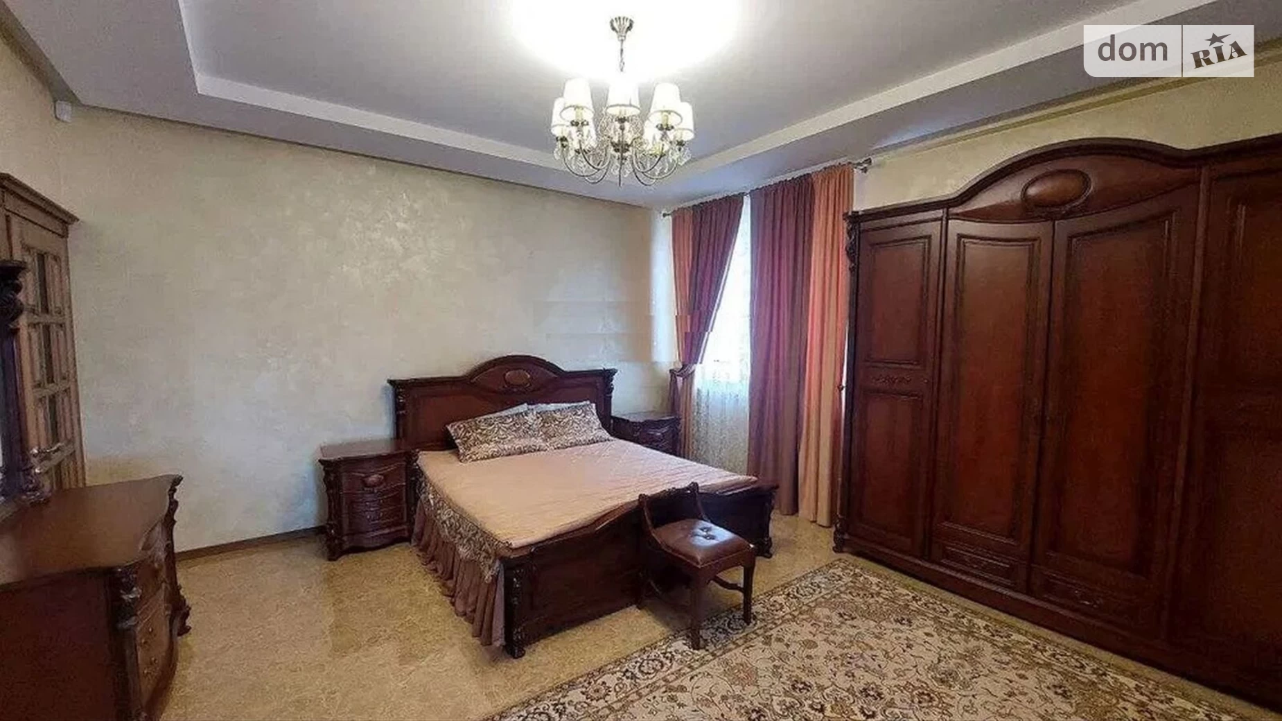 Продається 2-кімнатна квартира 98.5 кв. м у Києві, вул. Степана Руданського, 3А