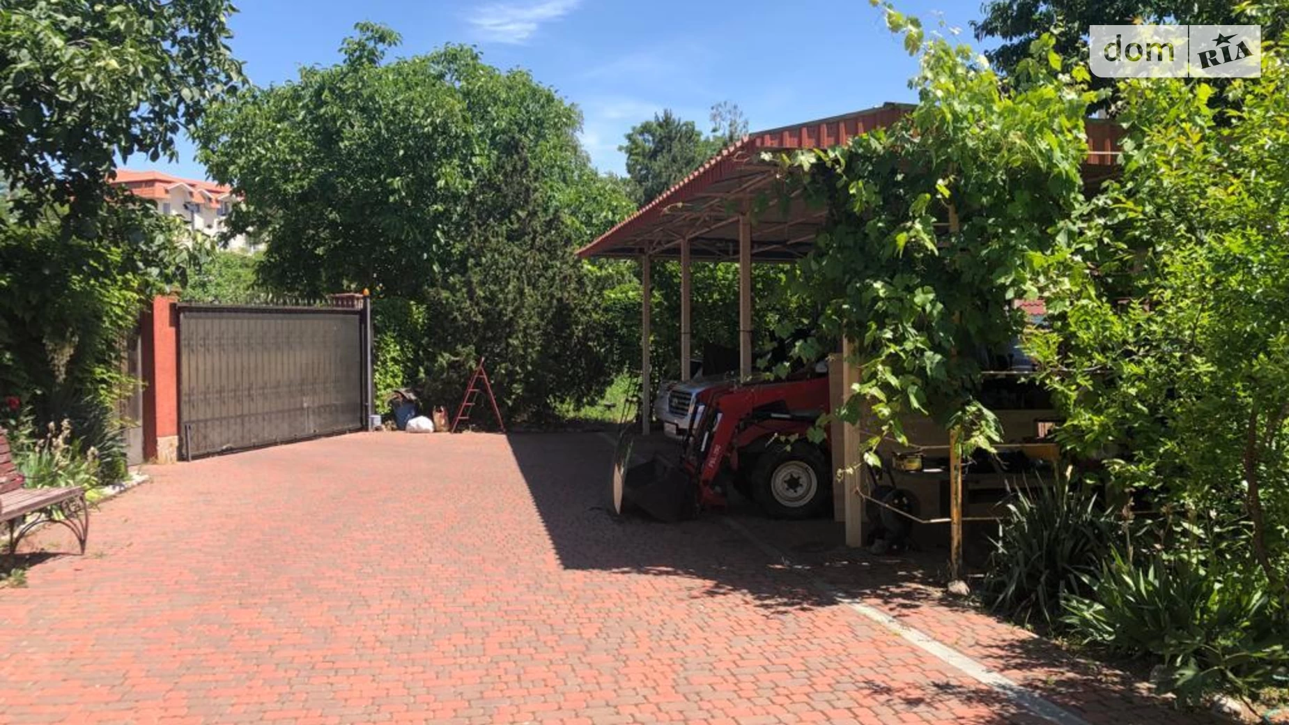 Продается дом на 2 этажа 227 кв. м с бассейном, цена: 399000 $ - фото 2