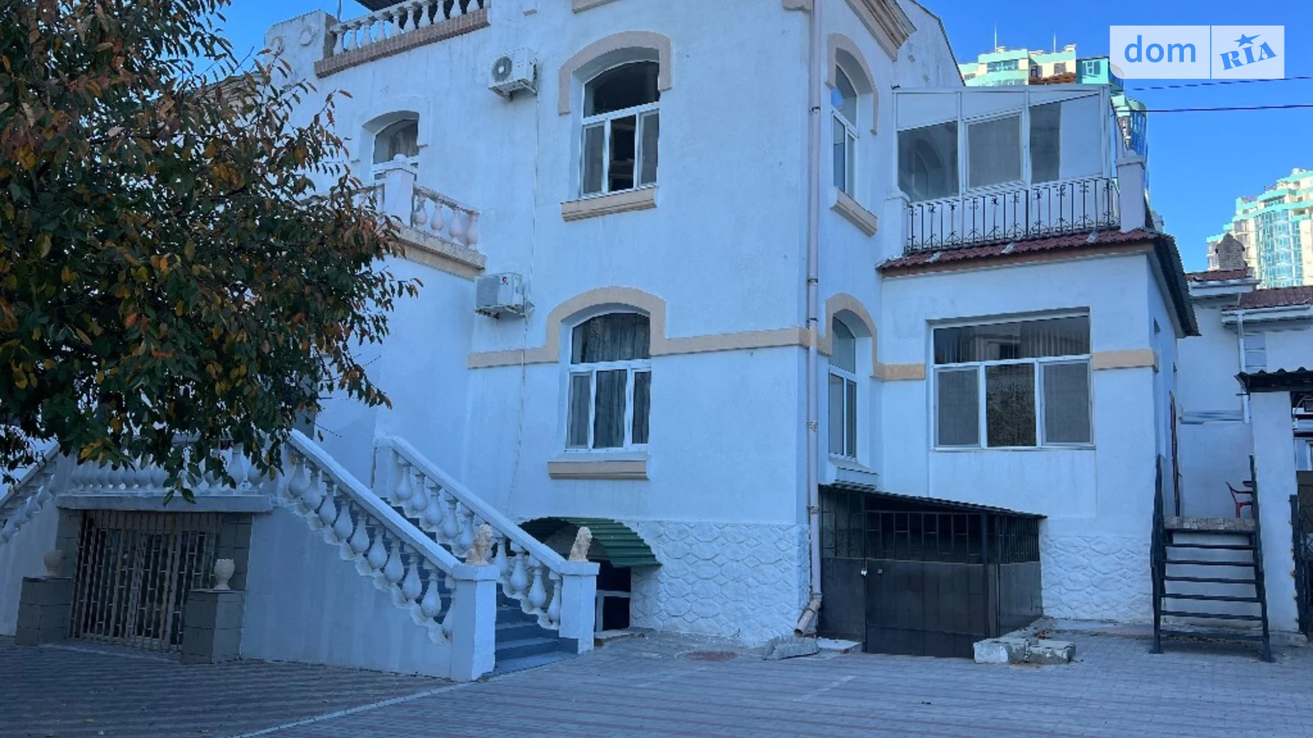 Продается дом на 3 этажа 800 кв. м с участком, цена: 800000 $ - фото 2