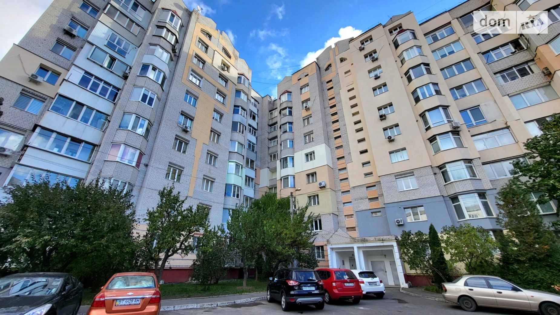 Продается 3-комнатная квартира 122.8 кв. м в Виннице, ул. Пирогова, 115А