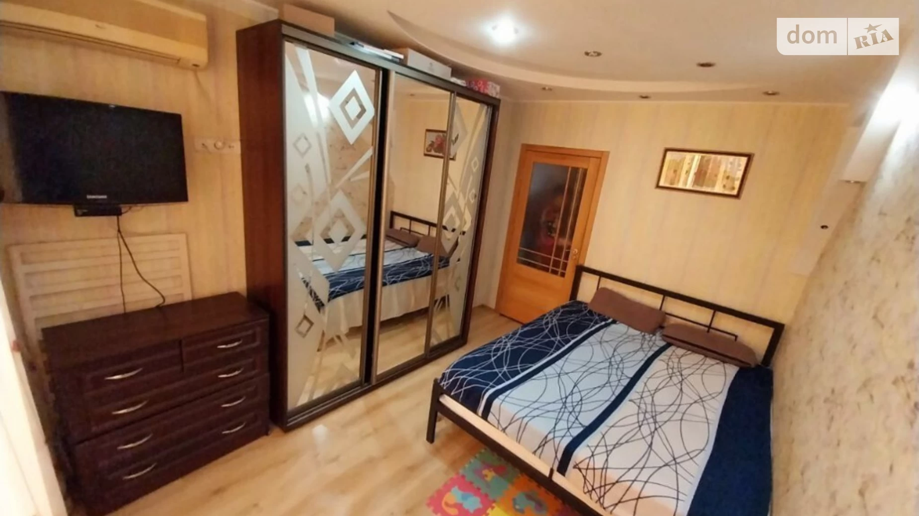 Продается 4-комнатная квартира 93 кв. м в Днепре, Донецкое шоссе