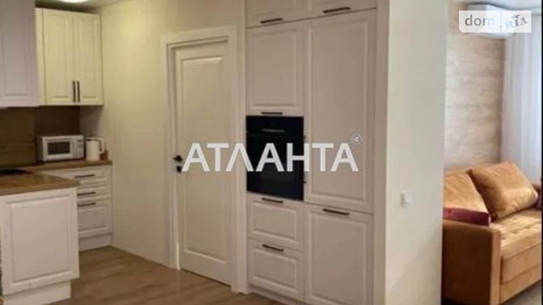 Продається 1-кімнатна квартира 45 кв. м у Києві, вул. Приміська
