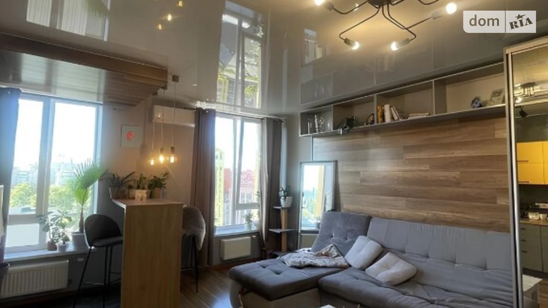 Продается 1-комнатная квартира 32 кв. м в Киеве, ул. Академика Кащенко, 4