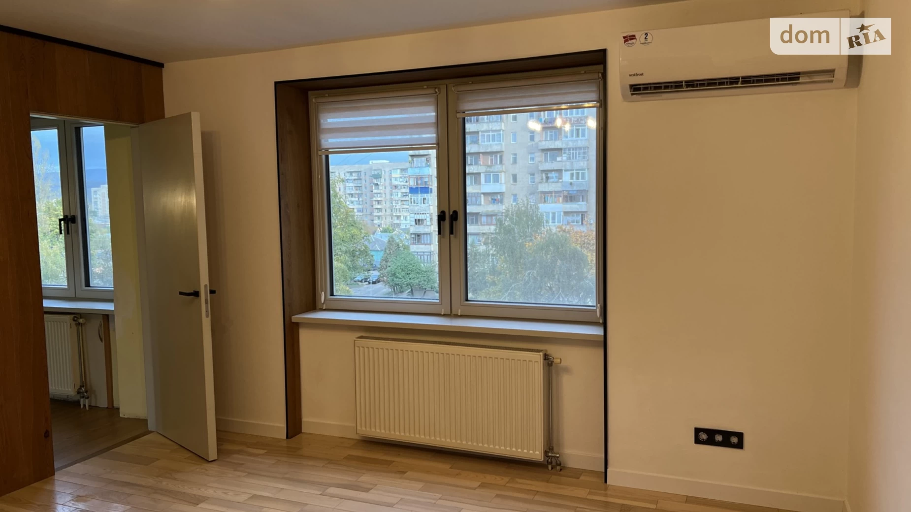 Продается 3-комнатная квартира 74 кв. м в Ужгороде, ул. Минайская