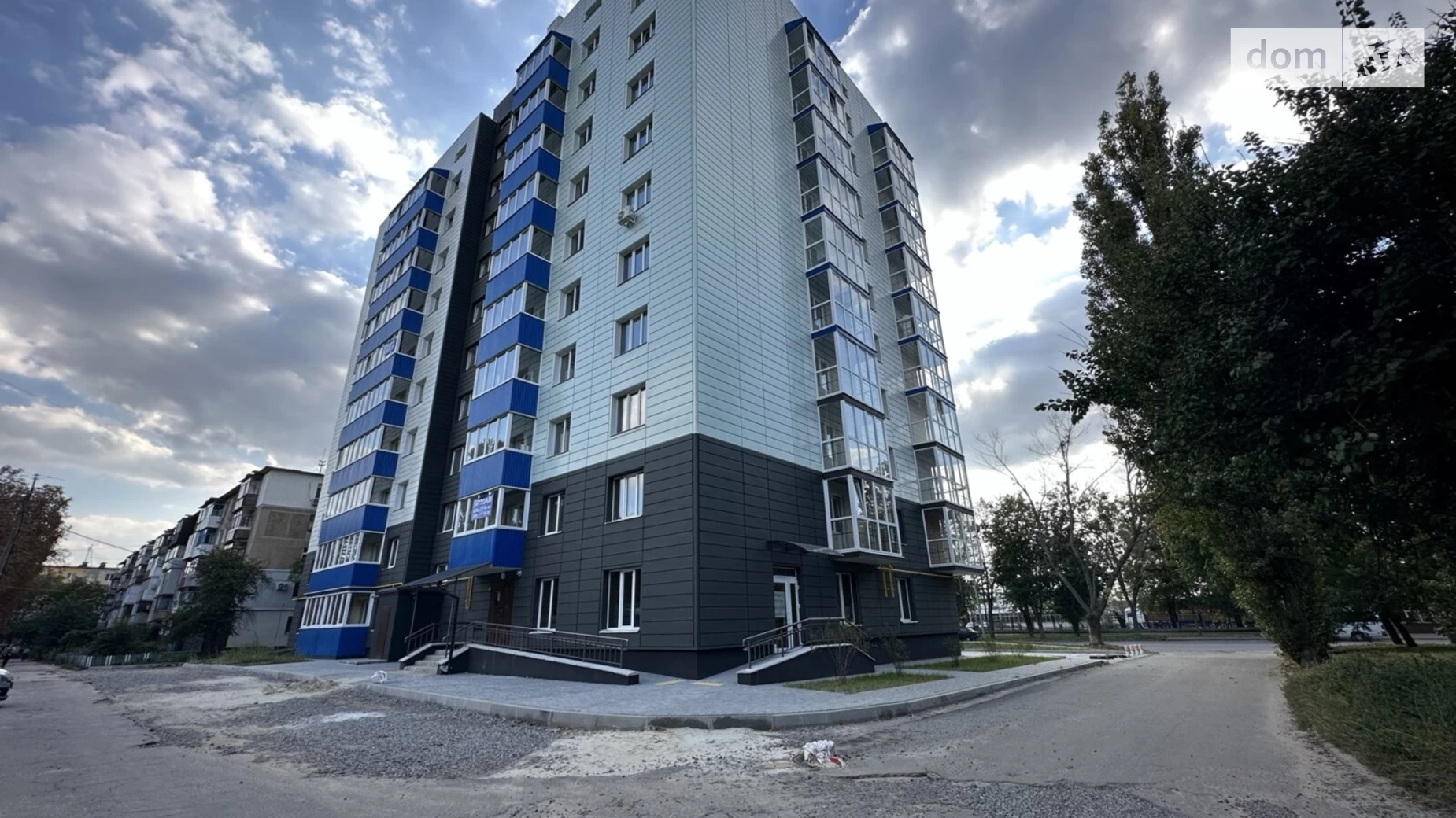 Продається 2-кімнатна квартира 57 кв. м у Полтаві, вул. Великотирнівська, 4А