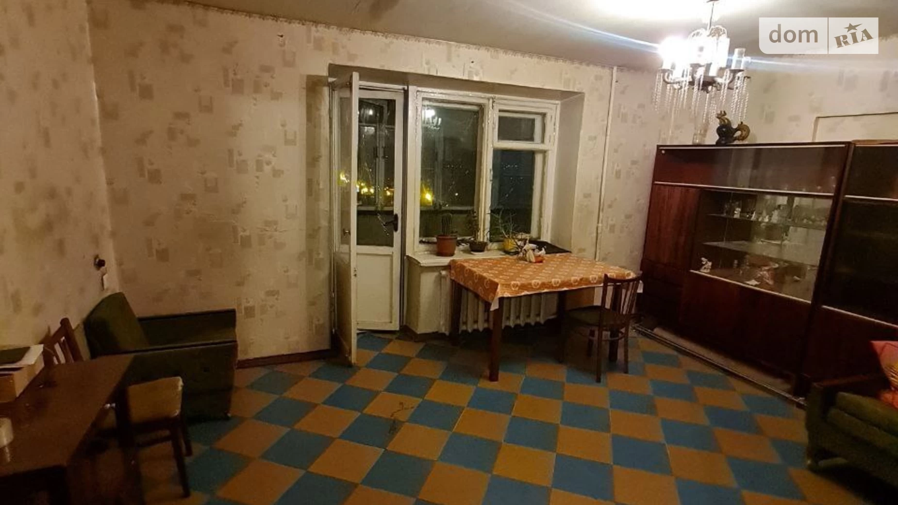 Продається 3-кімнатна квартира 74 кв. м у Дніпрі, вул. Хмельницького Богдана
