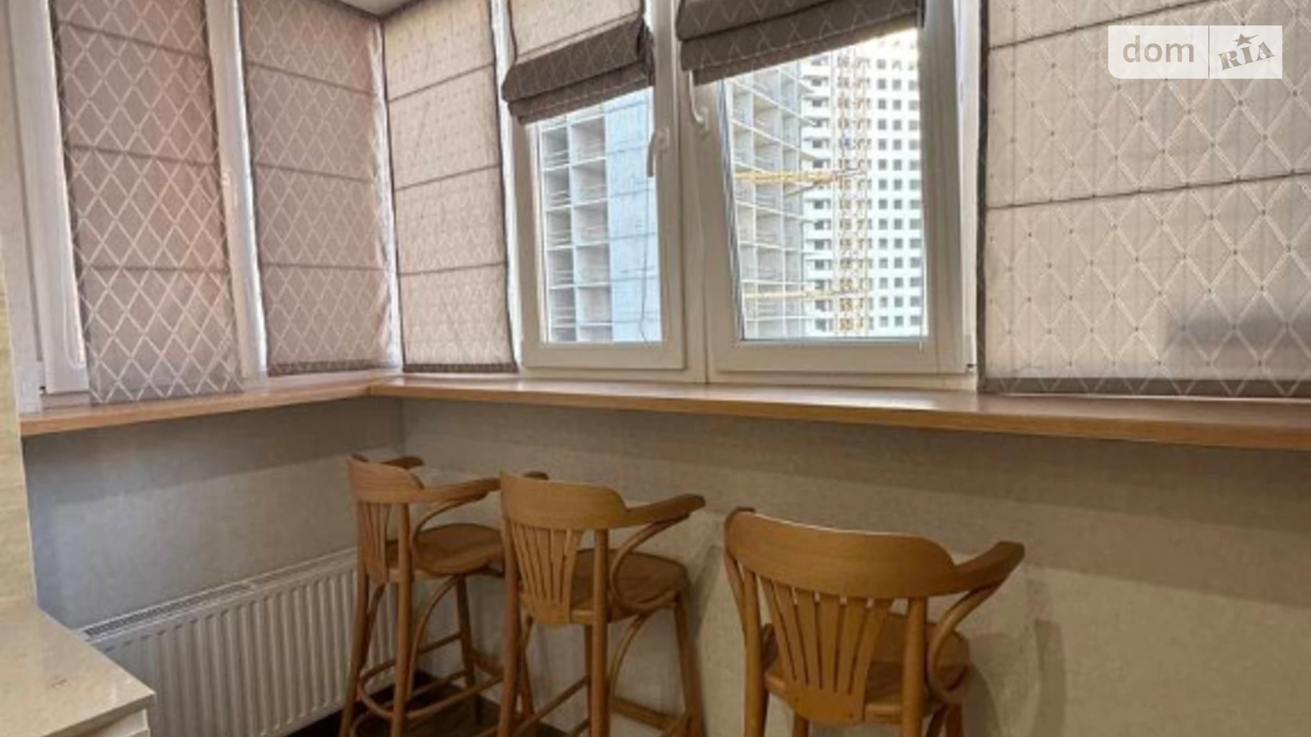 Продается 2-комнатная квартира 90 кв. м в Одессе, ул. Жаботинского
