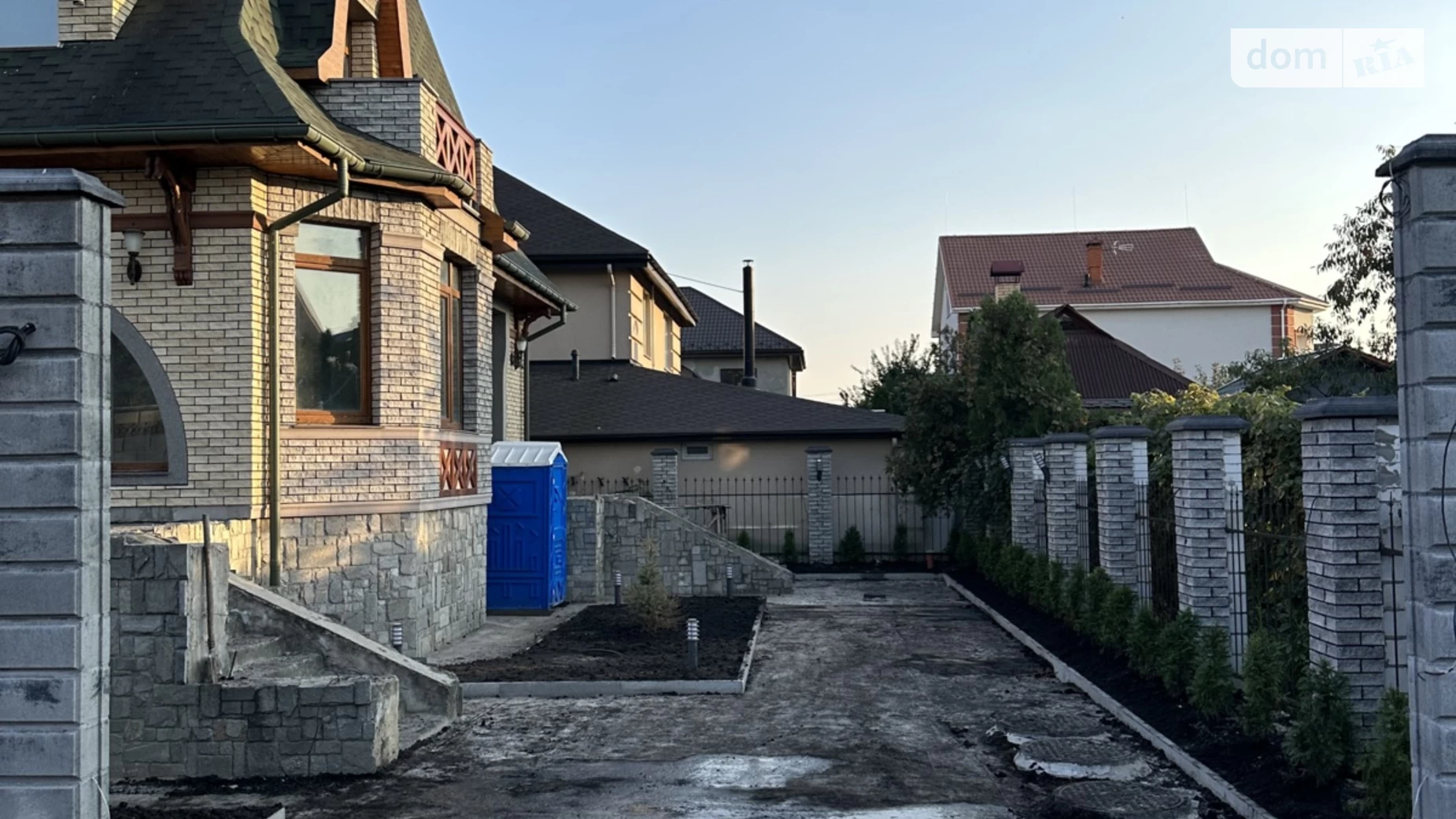 Продается дом на 3 этажа 293 кв. м с балконом, цена: 385000 $ - фото 3