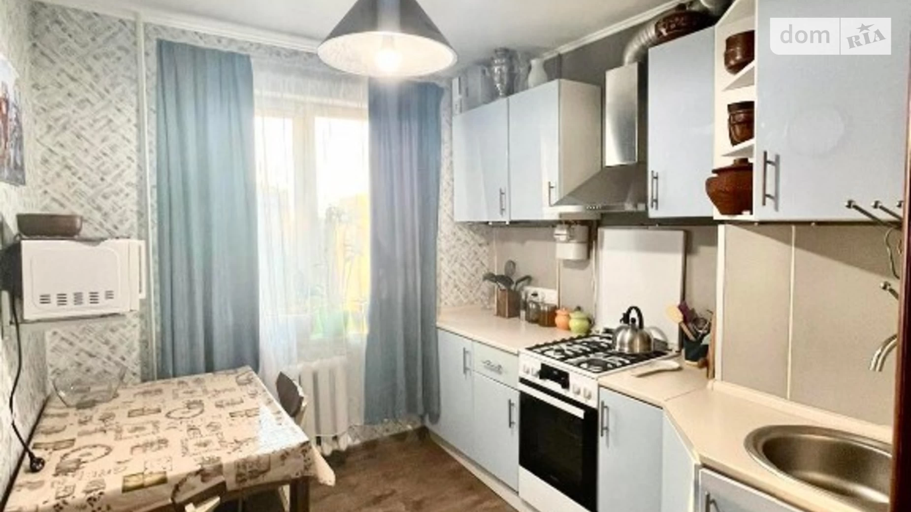 Продается 2-комнатная квартира 50 кв. м в Одессе, просп. Небесной Сотни, 77