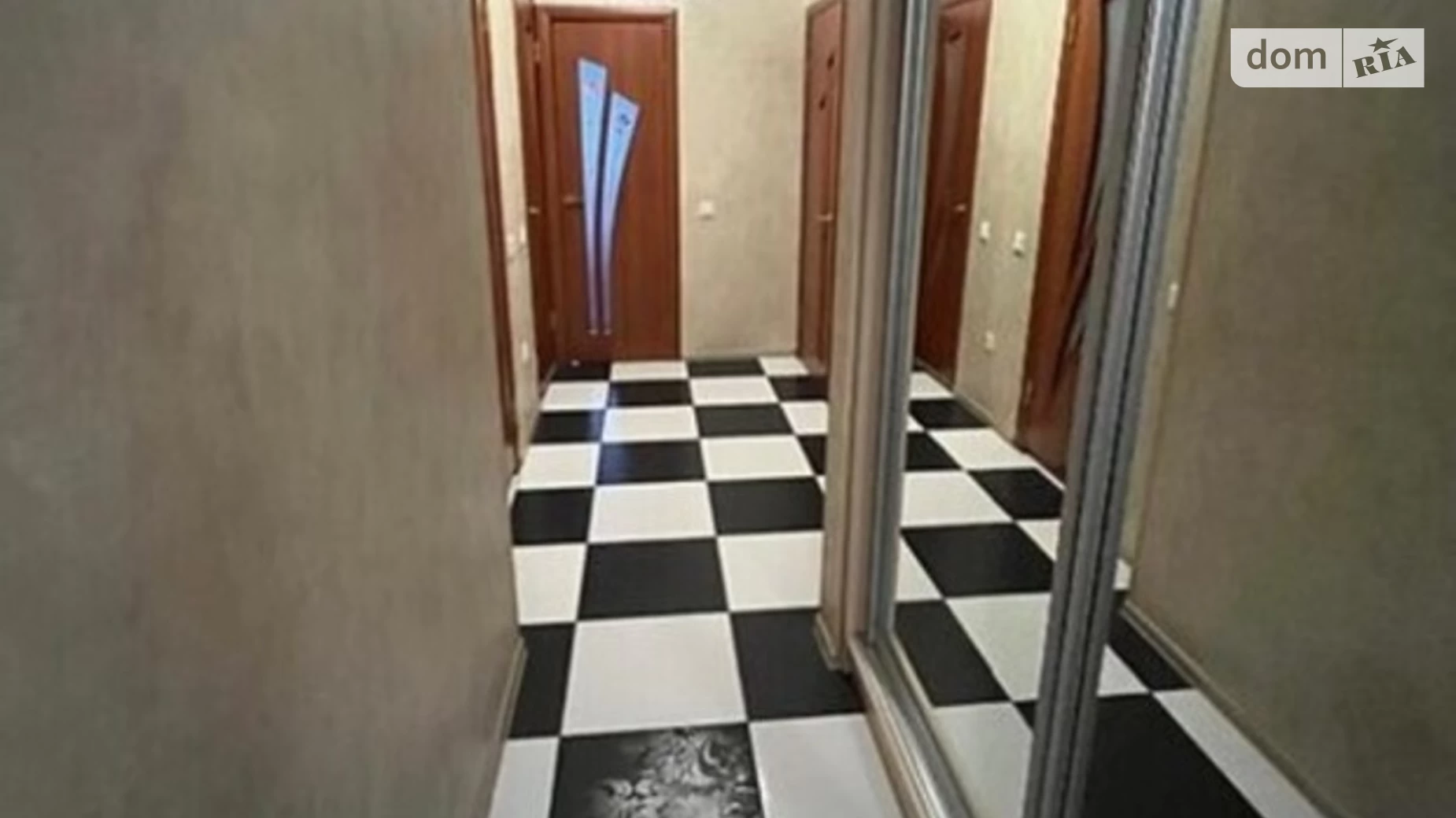 Продается 3-комнатная квартира 68 кв. м в Хмельницком, ул. Кармелюка