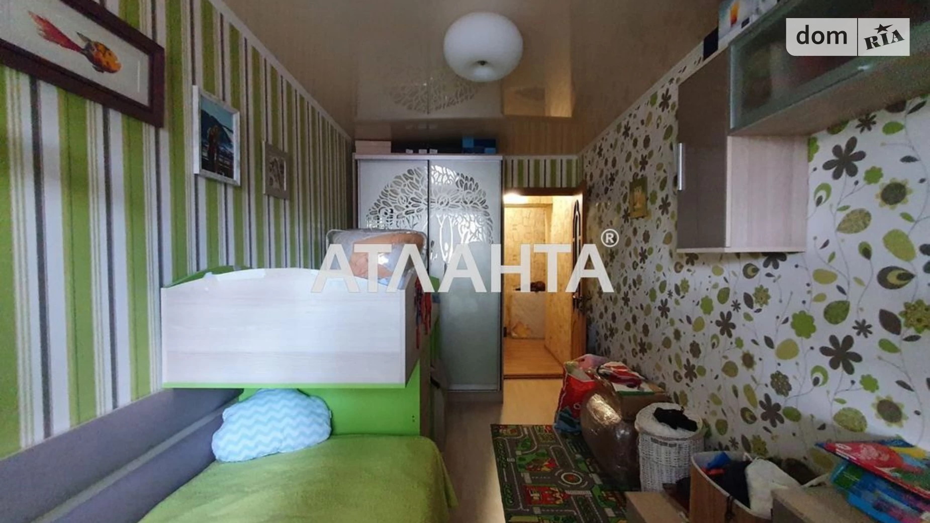 Продается 3-комнатная квартира 55.3 кв. м в Одессе, ул. Романа Кармена