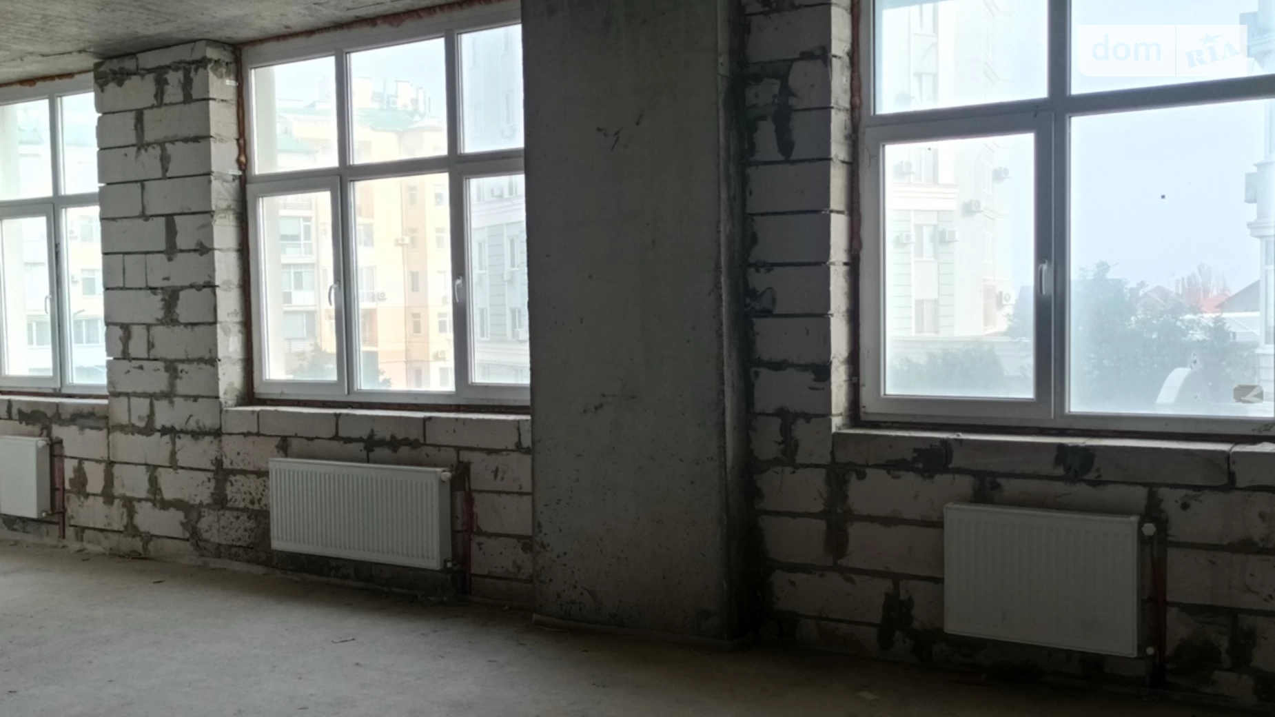 Продается 1-комнатная квартира 53.6 кв. м в Черноморске, ул. Радостная - фото 3